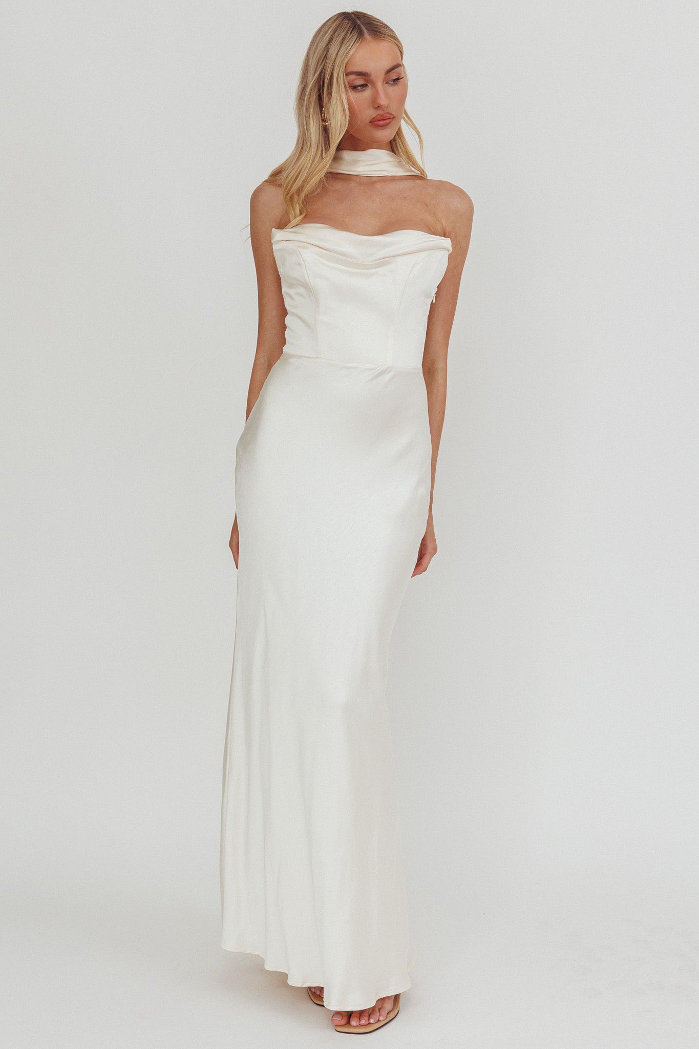 Navi Strapless Laced Back Maxi Dress Oyster-Maymioy