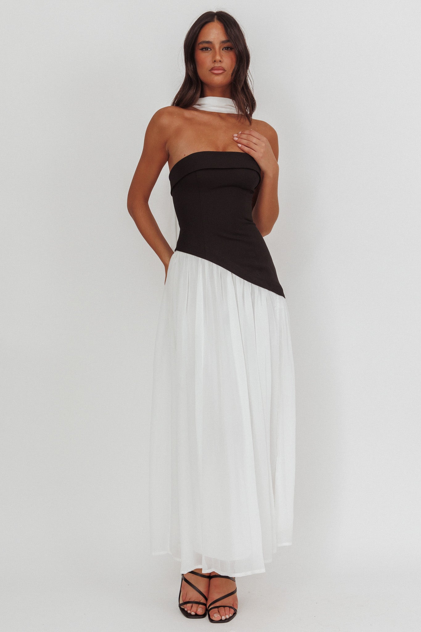Mariabella Contrast Bodice Maxi Dress Black/White-Maymioy