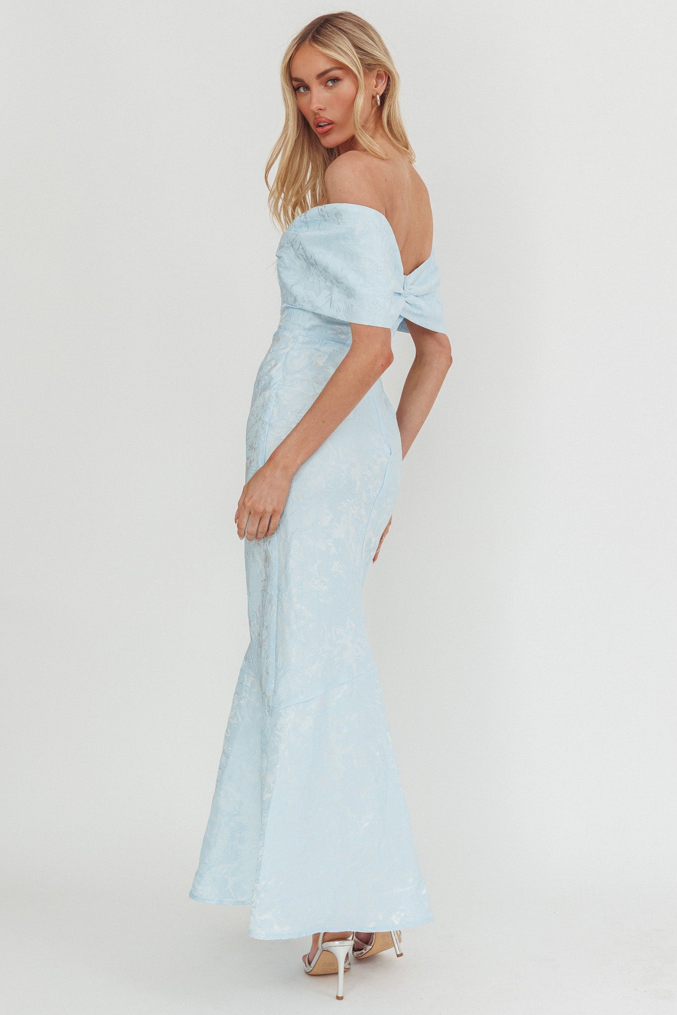 Fairytales Off-Shoulder Jacquard Maxi Dress Blue-Maymioy
