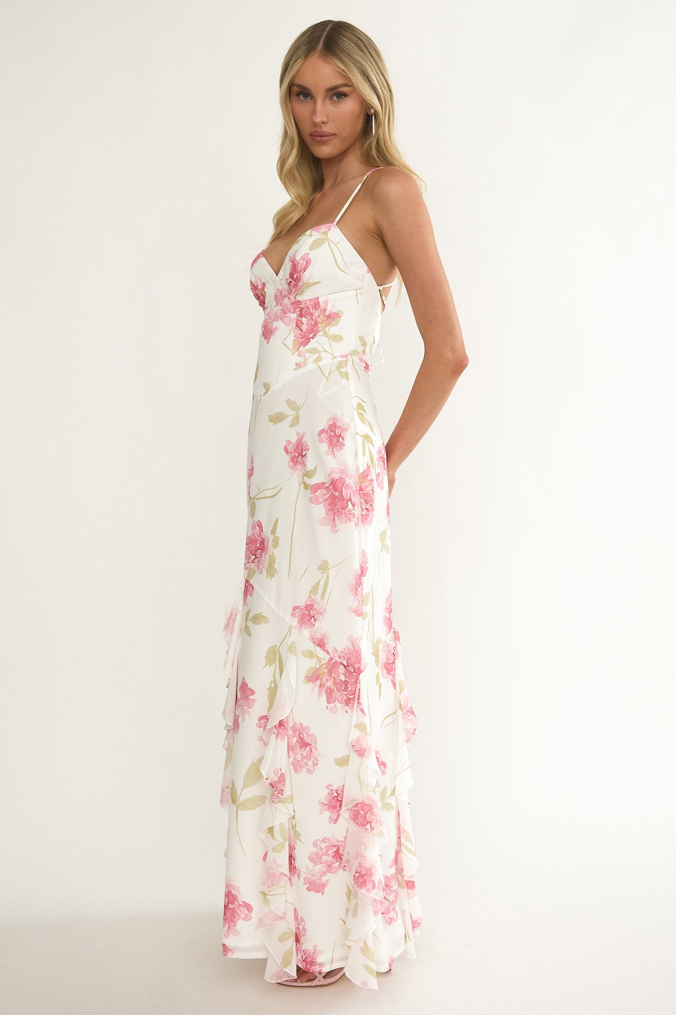 Charlisa Strappy Back Ruffle Maxi Dress Flowers White-Maymioy