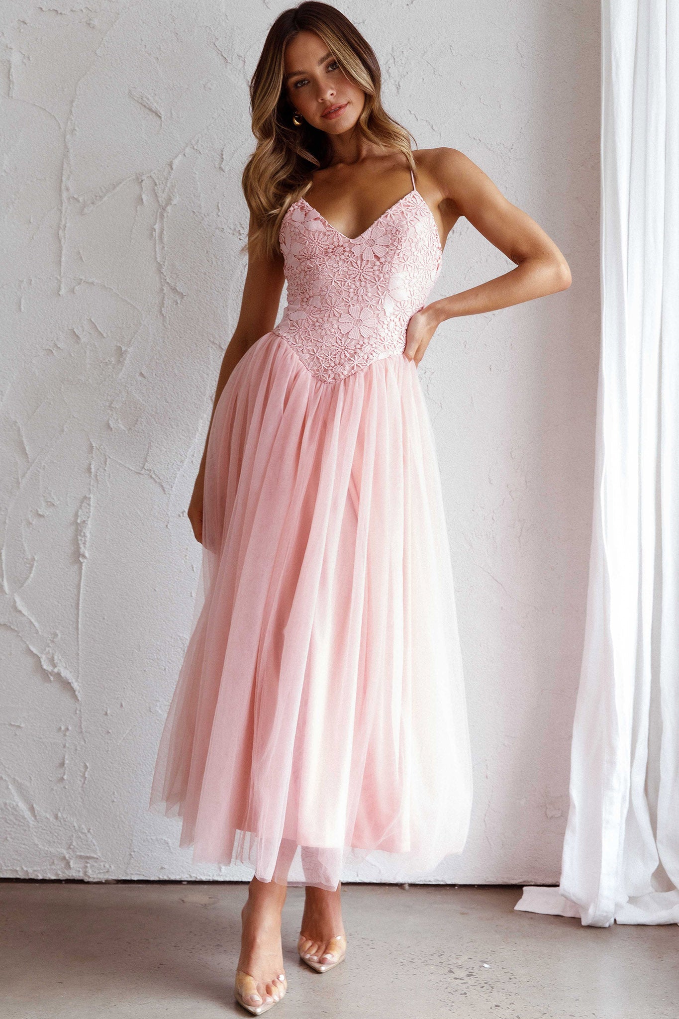 Novoli Floral Embroidery Midi Dress Blush-Maymioy
