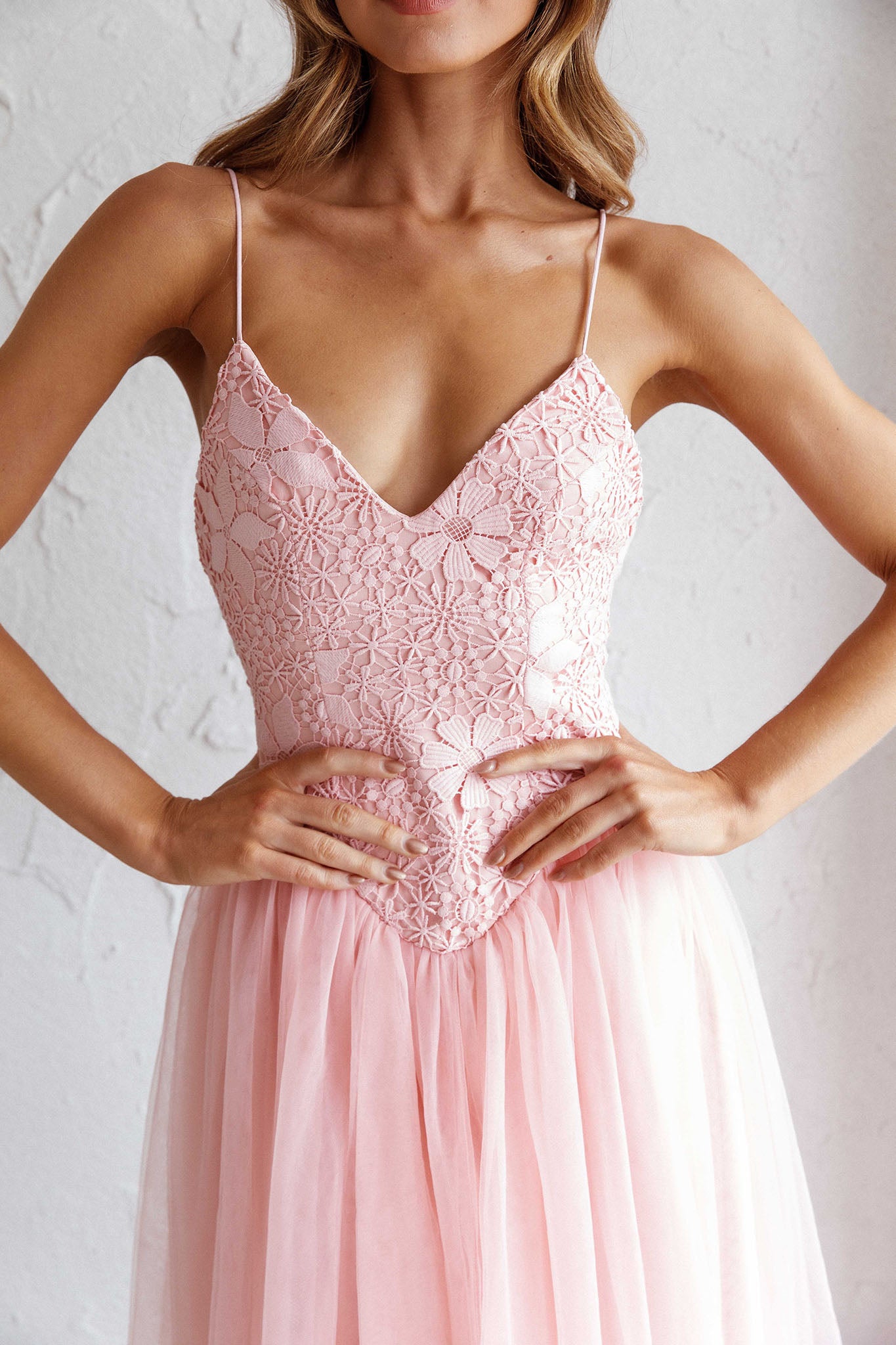 Novoli Floral Embroidery Midi Dress Blush-Maymioy