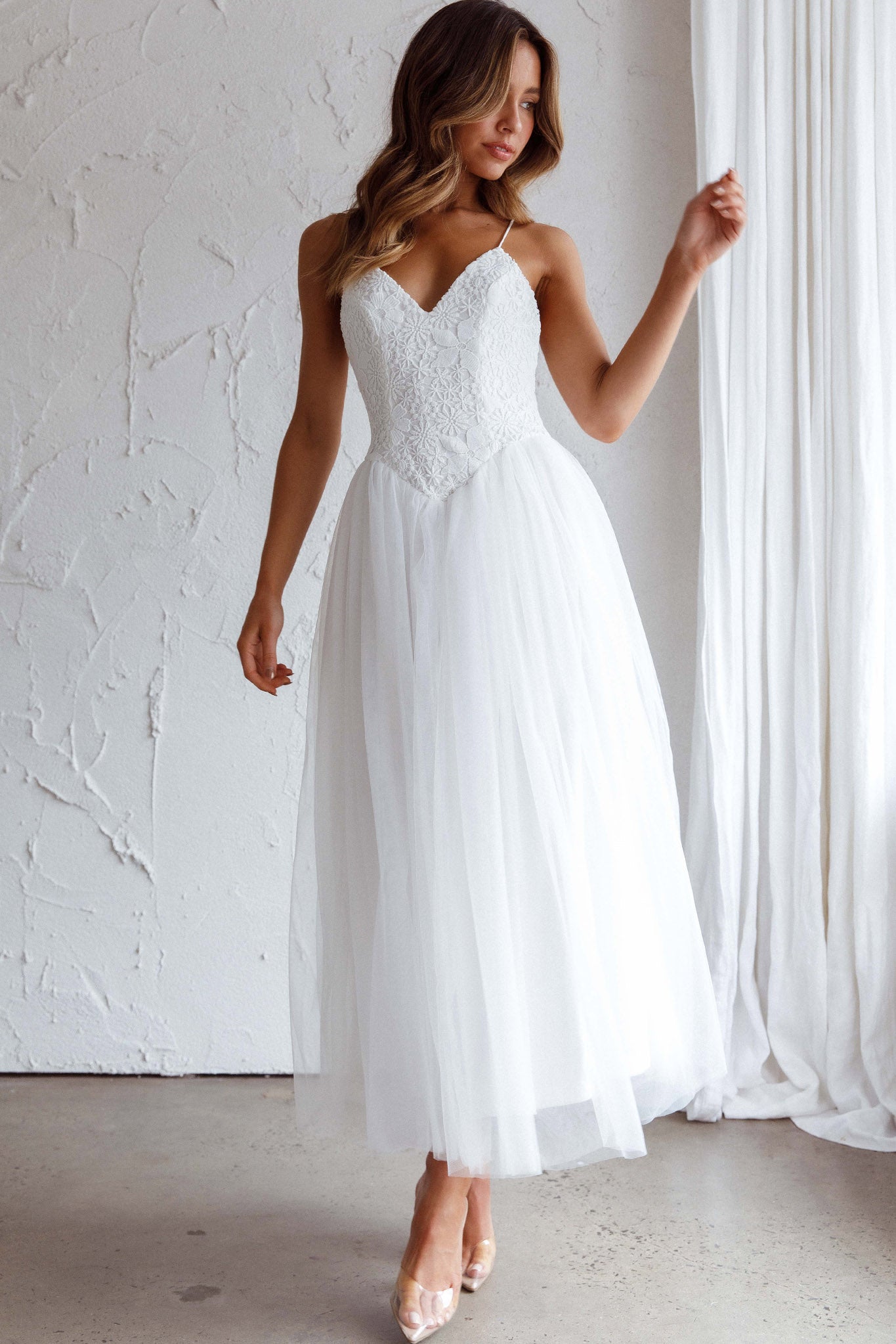 Novoli Floral Embroidery Midi Dress White-Maymioy
