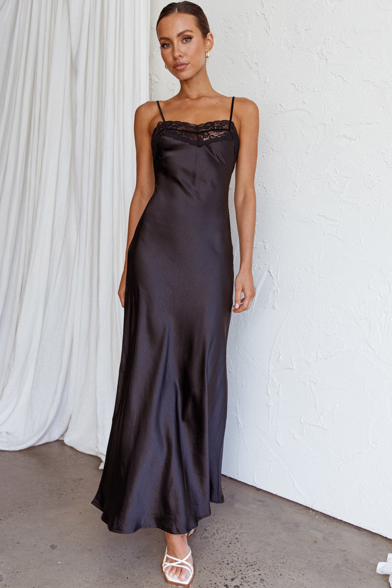 East Coast Lace Bust Midi Dress Black-Maymioy