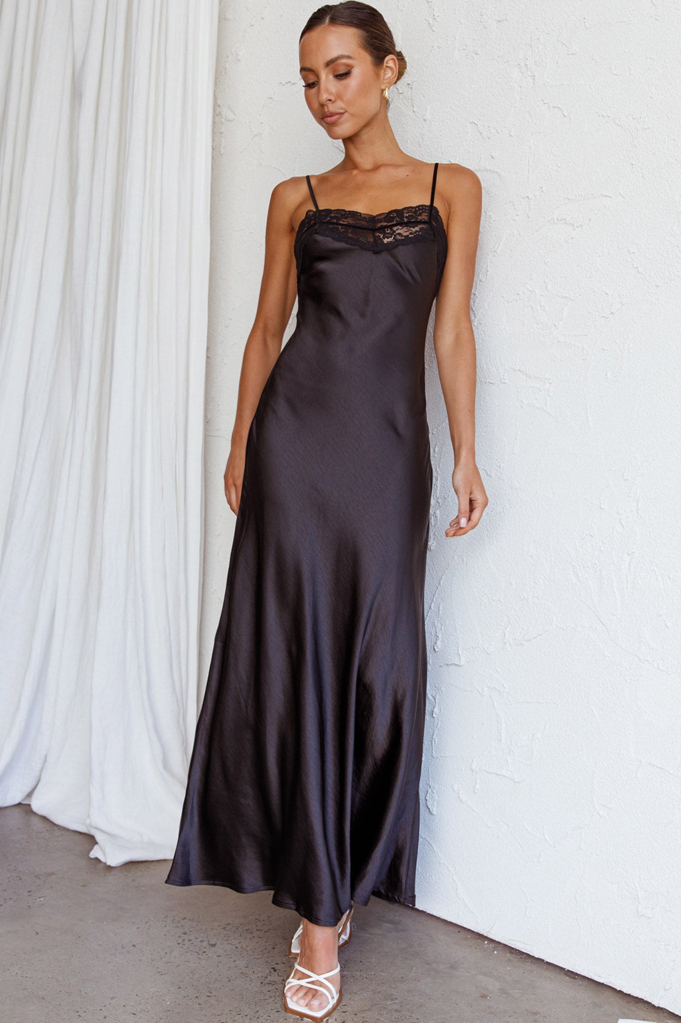 East Coast Lace Bust Midi Dress Black-Maymioy