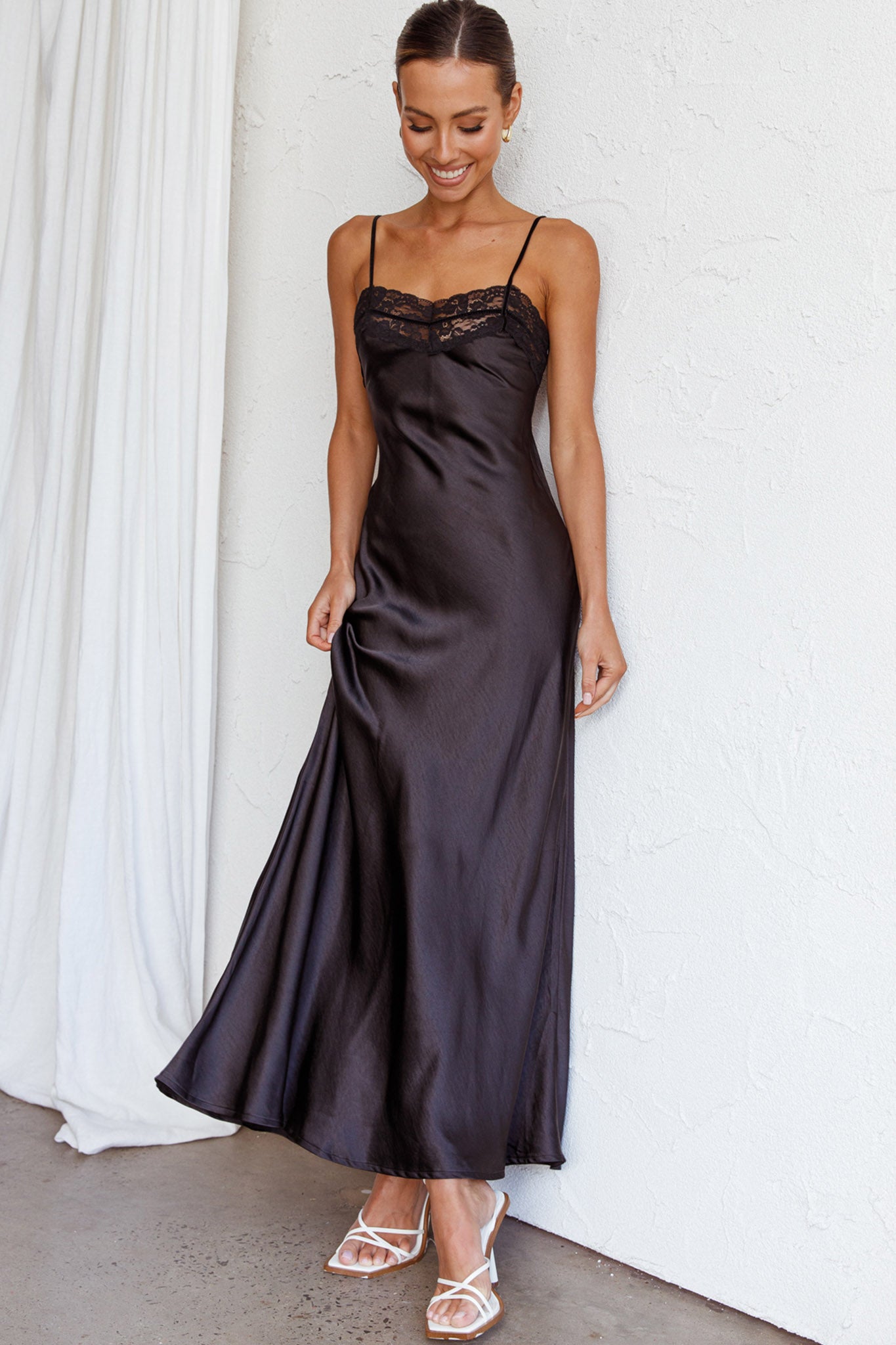 East Coast Lace Bust Midi Dress Black-Maymioy