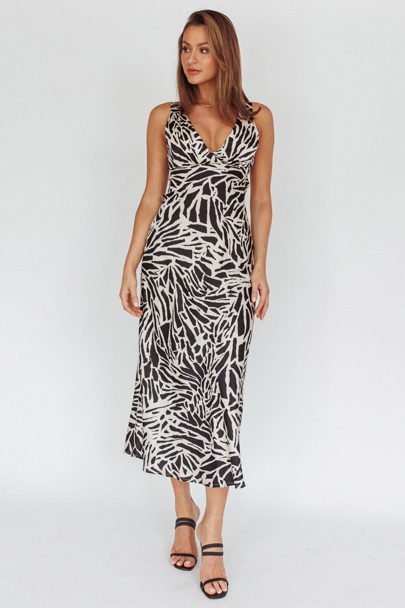 Turin V-Neckline Print Midi Dress Black-Maymioy
