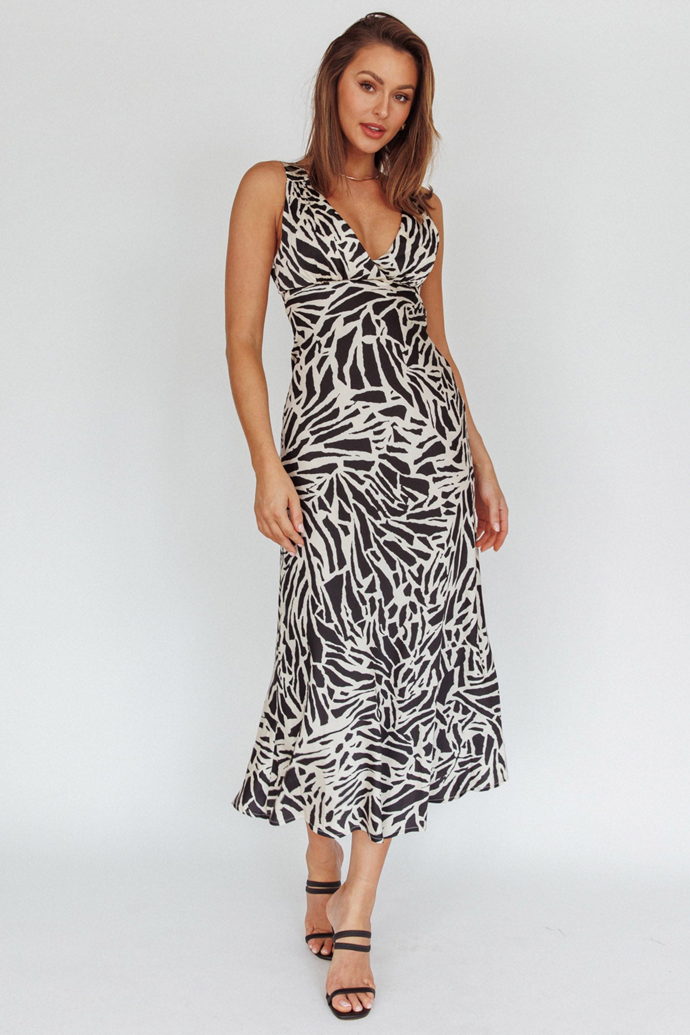 Turin V-Neckline Print Midi Dress Black-Maymioy