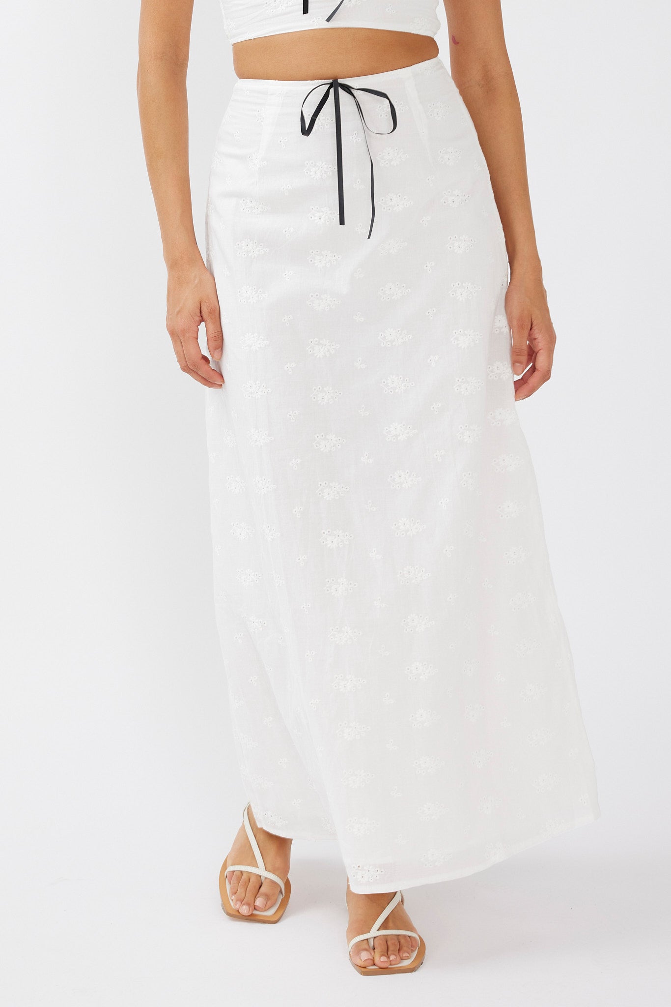 Helga Eyelet Embroidery Bow Maxi Skirt White-Maymioy