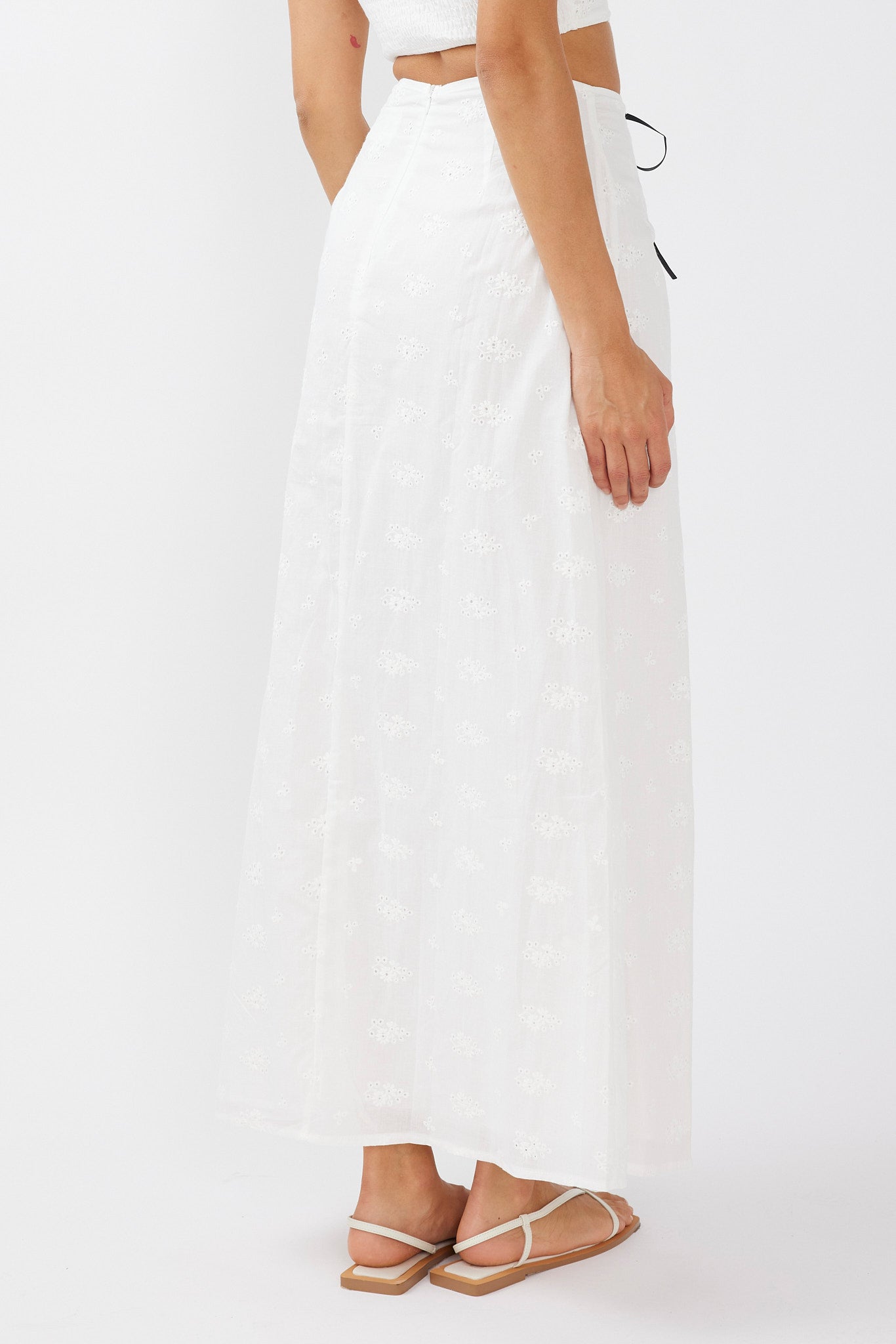 Helga Eyelet Embroidery Bow Maxi Skirt White-Maymioy