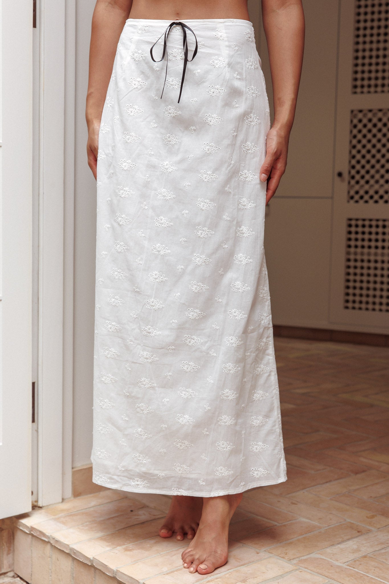 Helga Eyelet Embroidery Bow Maxi Skirt White-Maymioy
