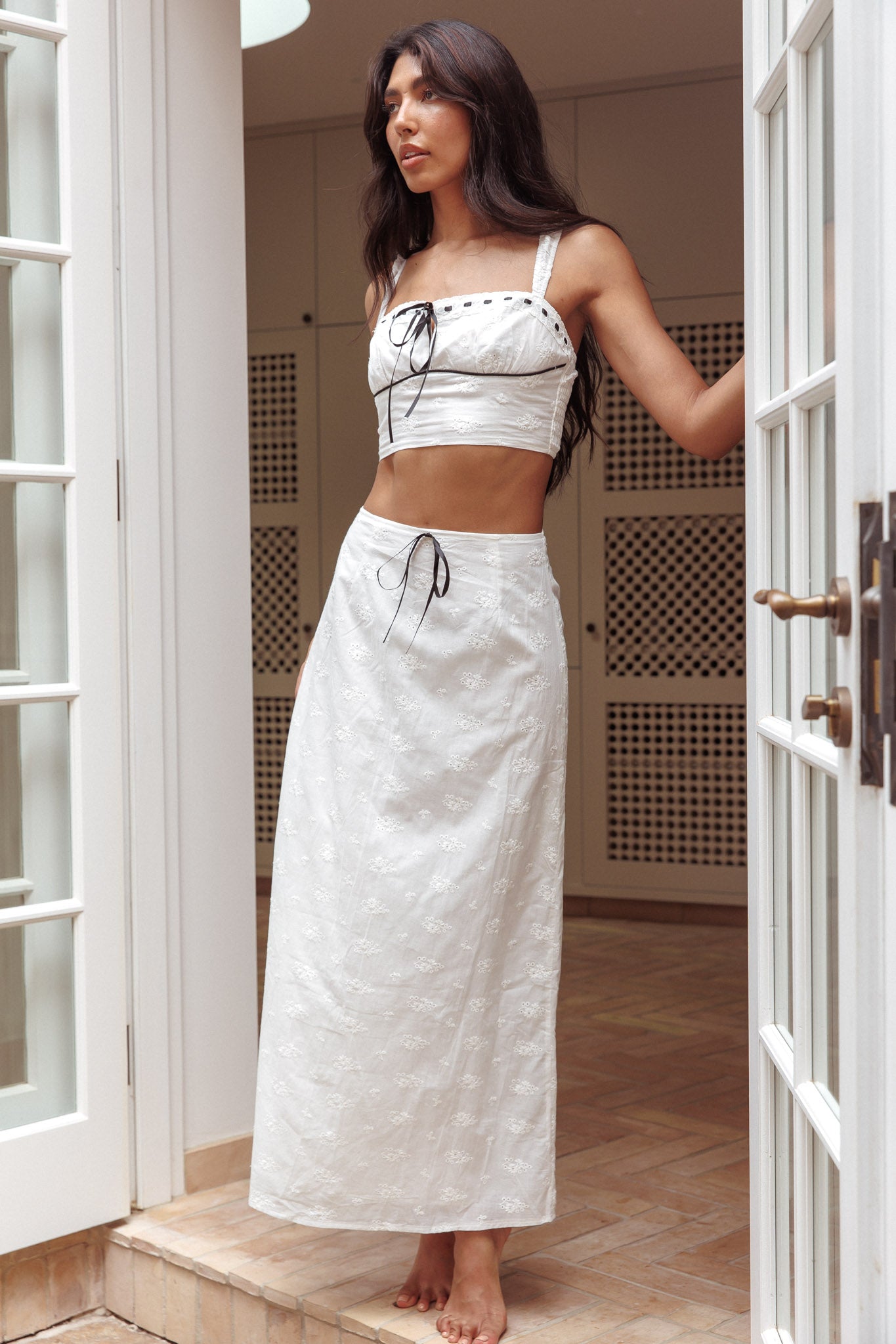 Helga Eyelet Embroidery Bow Crop Top White-Maymioy