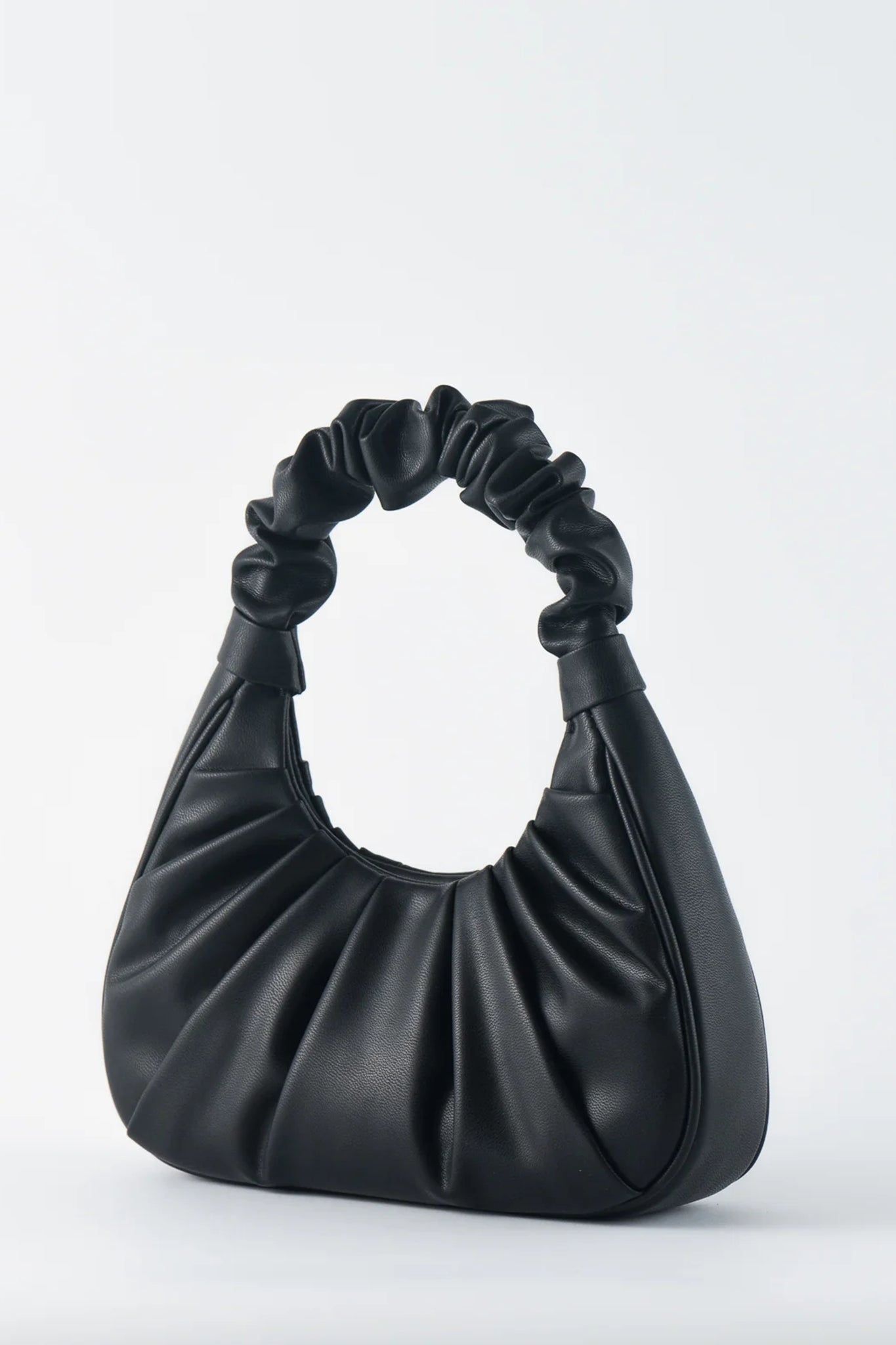 TEN TONES Alani Cloud Bag Black-Maymioy