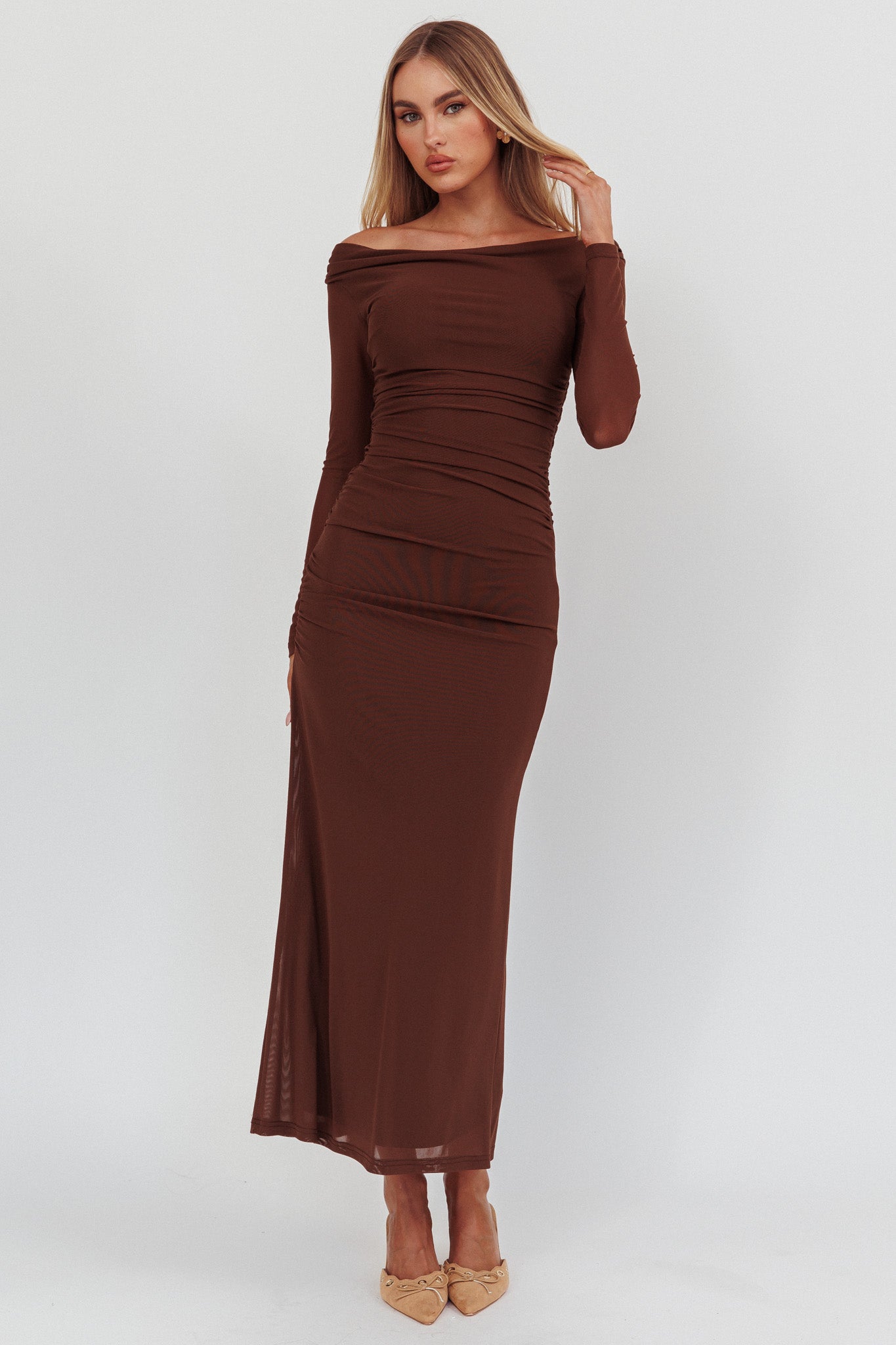 In Blooms Off Shoulder Mesh Maxi Dress Chocolate-Maymioy