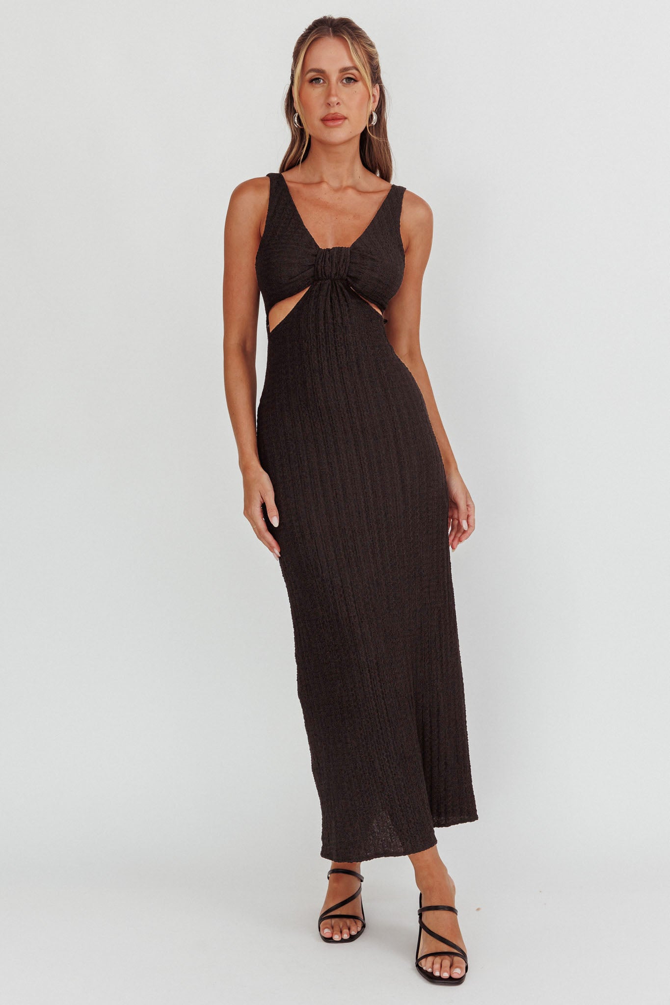Kharissa Cut-Out Textured Maxi Dress Black-Maymioy