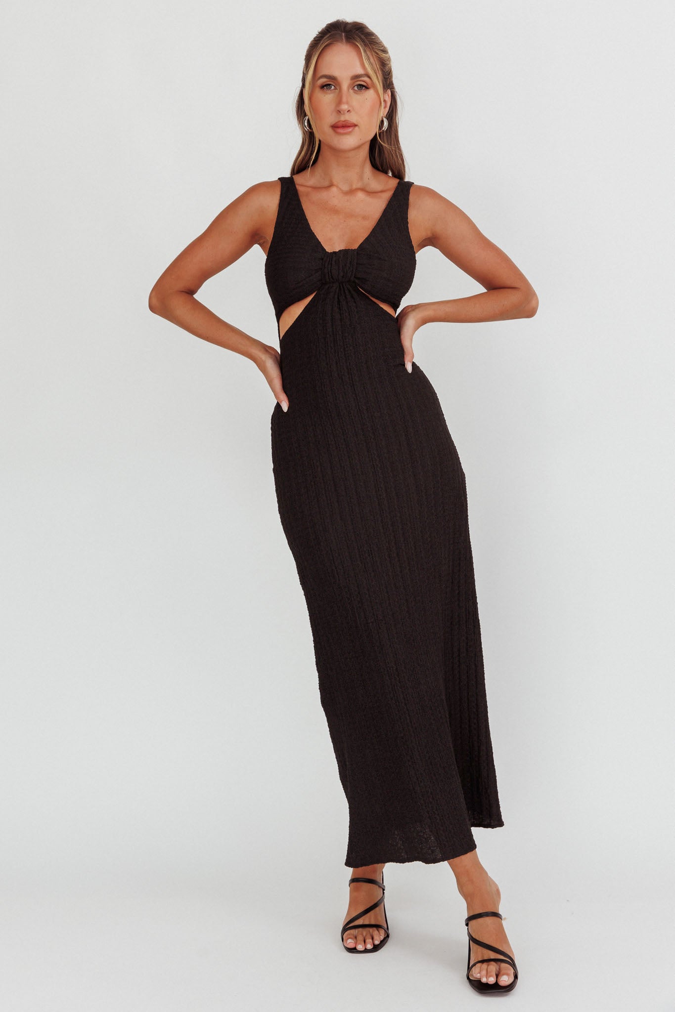 Kharissa Cut-Out Textured Maxi Dress Black-Maymioy
