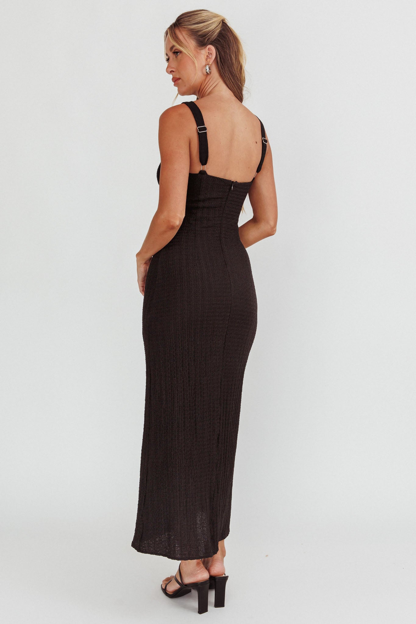 Kharissa Cut-Out Textured Maxi Dress Black-Maymioy