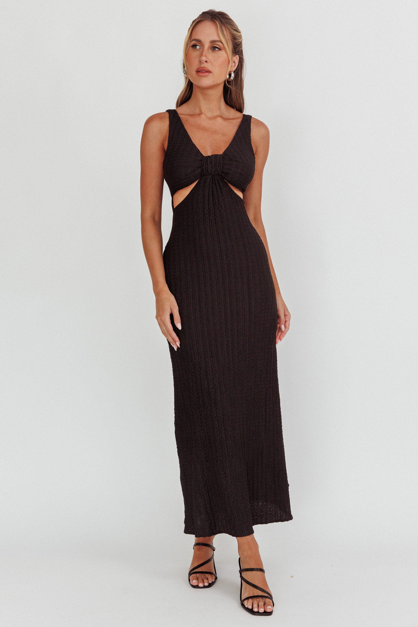 Kharissa Cut-Out Textured Maxi Dress Black-Maymioy
