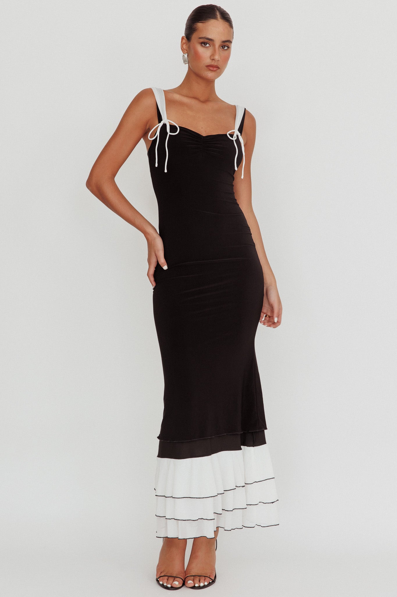 Daydreamers Ruffle Maxi Dress Black-Maymioy