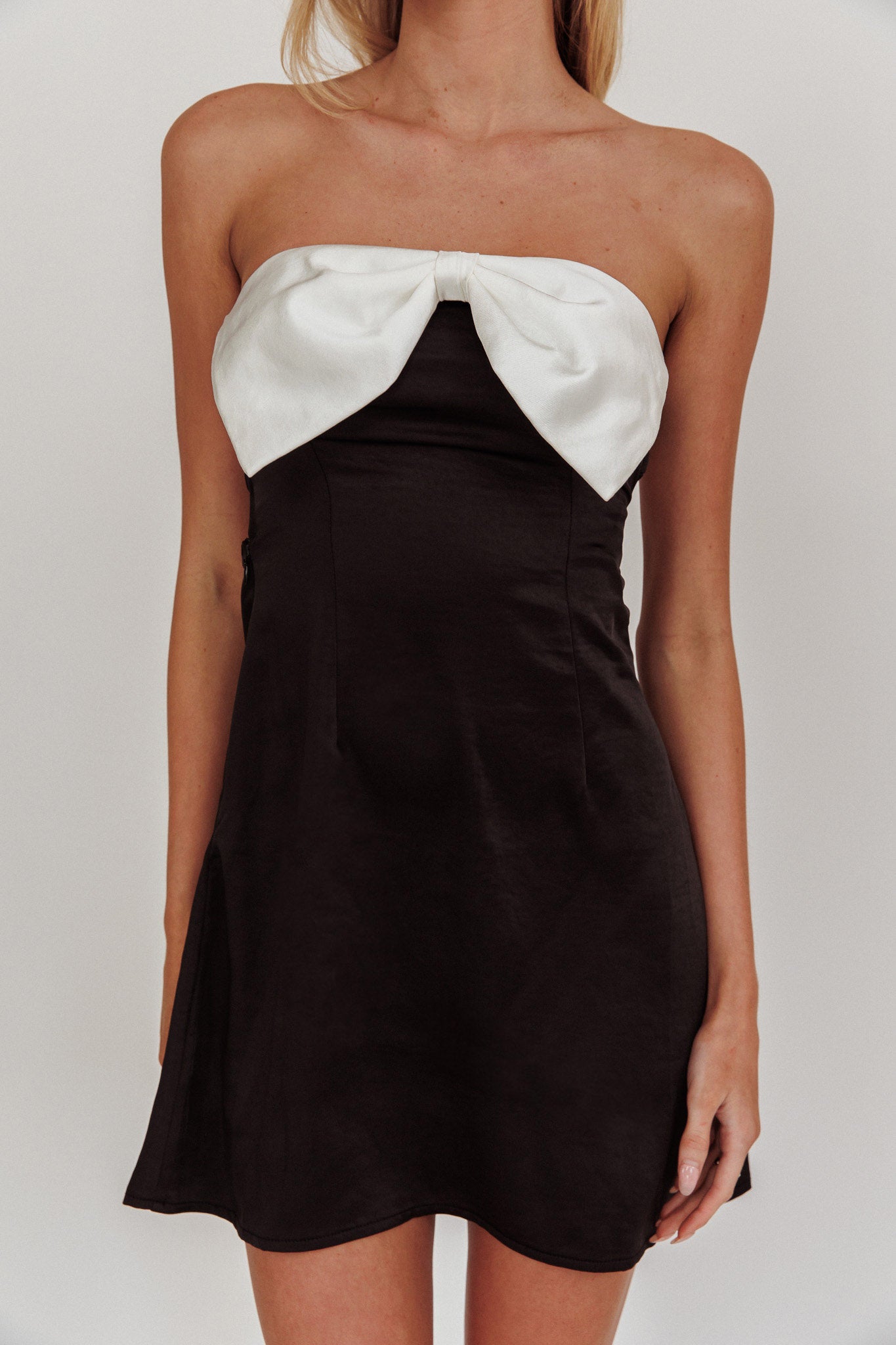 Sandi Bow Bust Mini Dress Black-Maymioy
