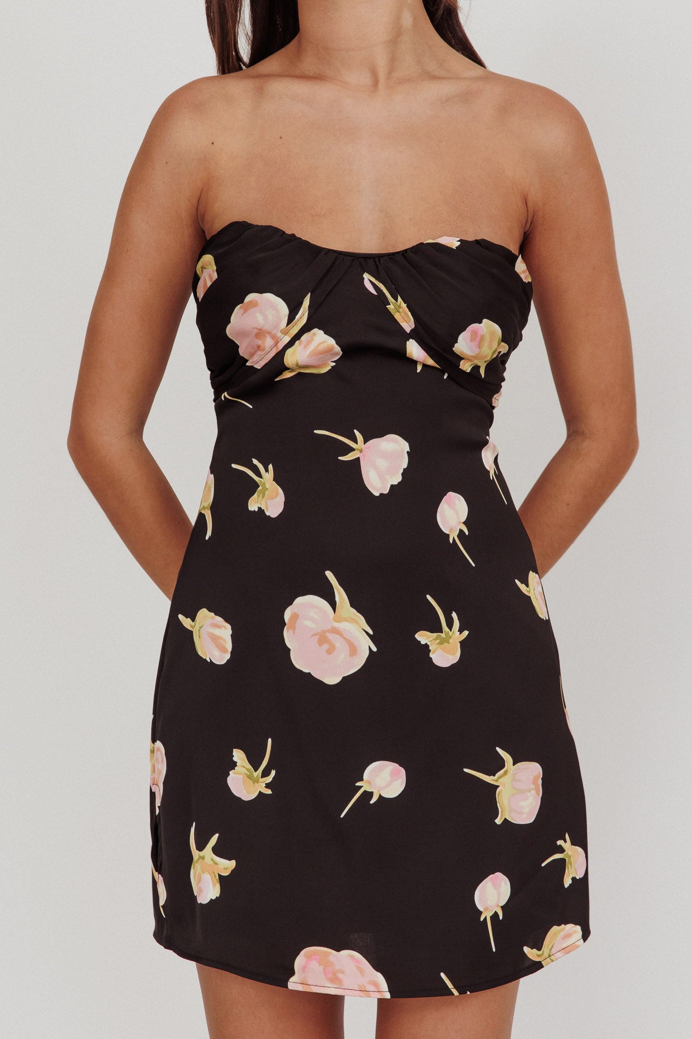 Sian Strapless Sweetheart Mini Dress Flowers Black-Maymioy