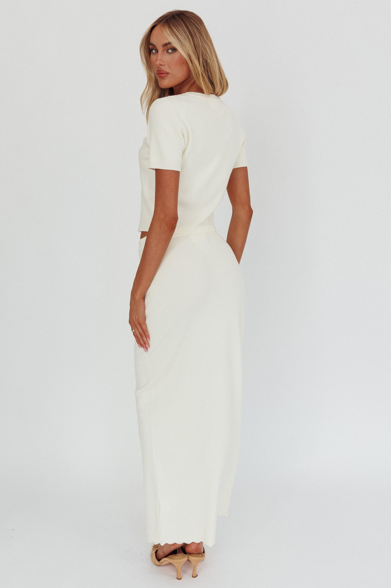 Don't Mind Scallop Edge Knit Skirt Cream-Maymioy