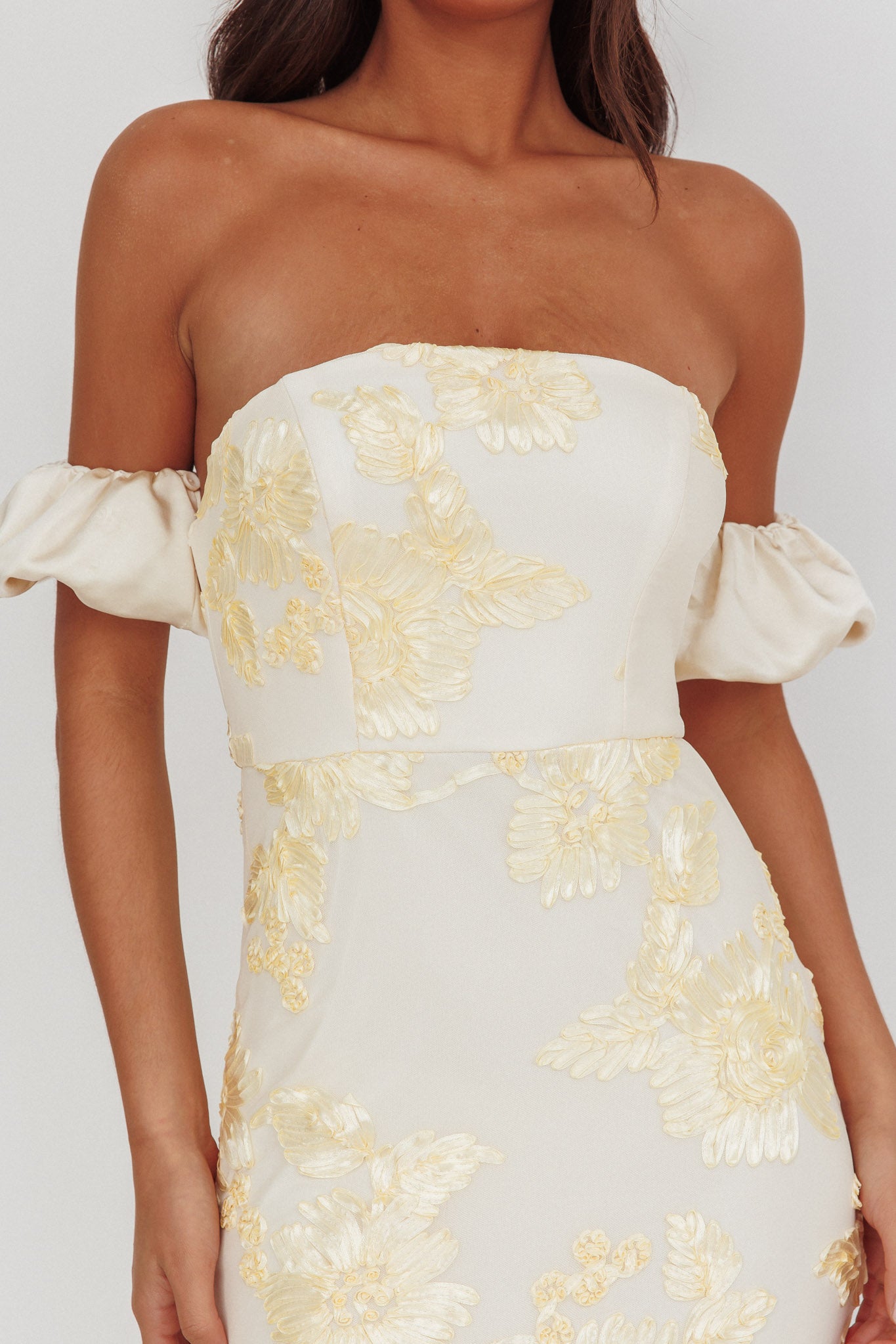 Roman Holiday Puff Sleeve Embellished Midi Dress Gold-Maymioy