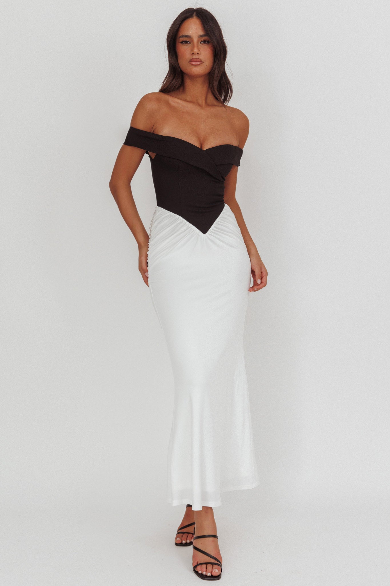 Yasmine Contrasting Bodice Maxi Dress Black/White-Maymioy