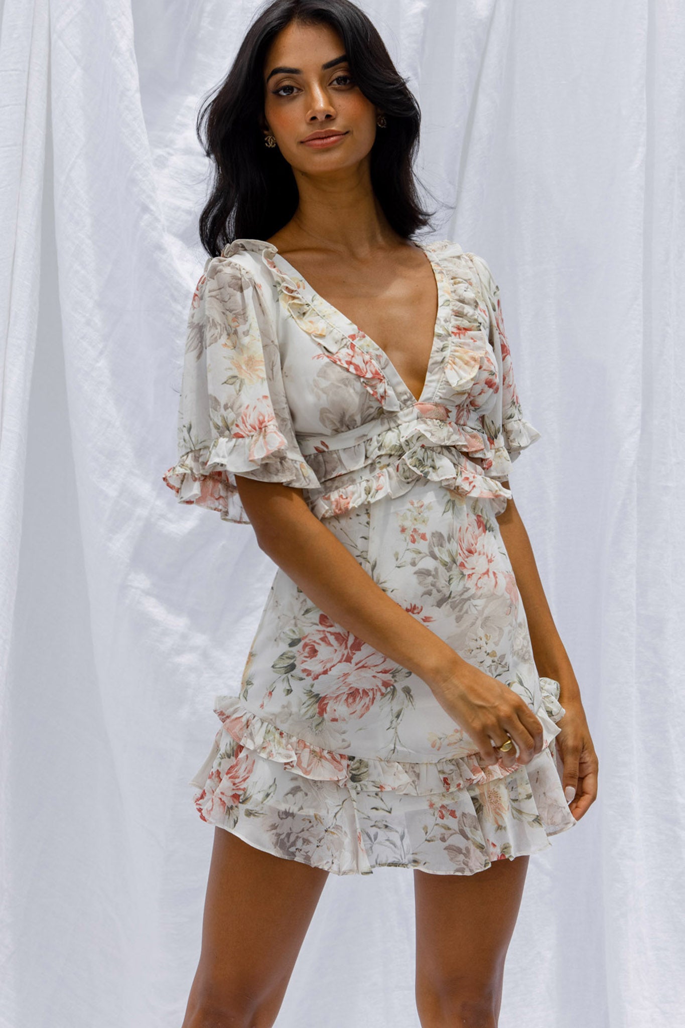 My Belle Cut-Out Detail Frill Accent Dress Vintage Floral Print White-Maymioy