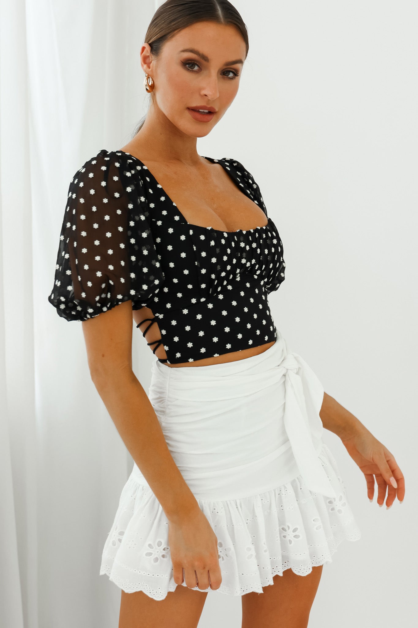 Petite Cherie Puff Sleeve Lace-Up Back Crop Top Floral Embroidered Black-Maymioy