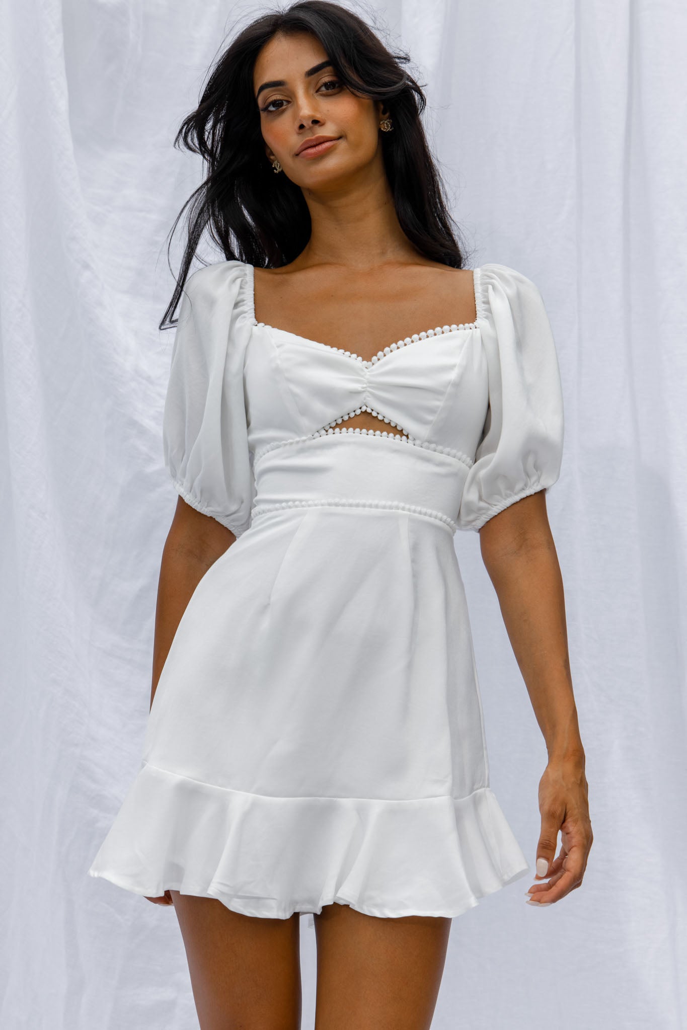 Catch Feelings Sweetheart Neckline Puff Sleeve Dot Trim Dress White-Maymioy