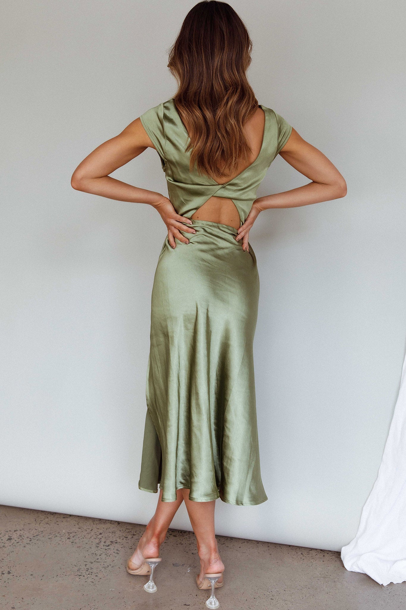 Lucinda Twist Back Midi Dress Olive-Maymioy
