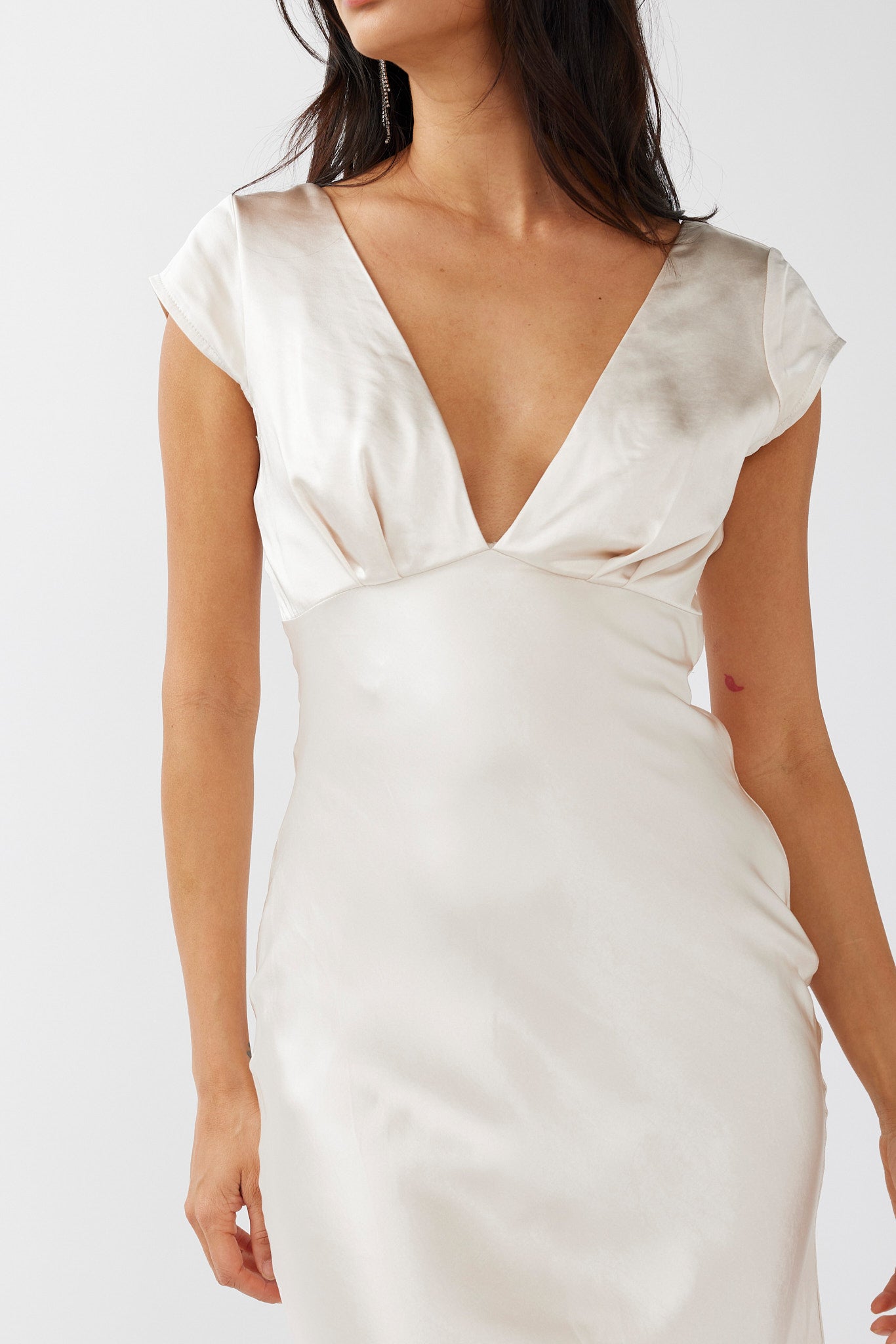 Lucinda V-Neck Twist Back Midi Dress Champagne-Maymioy