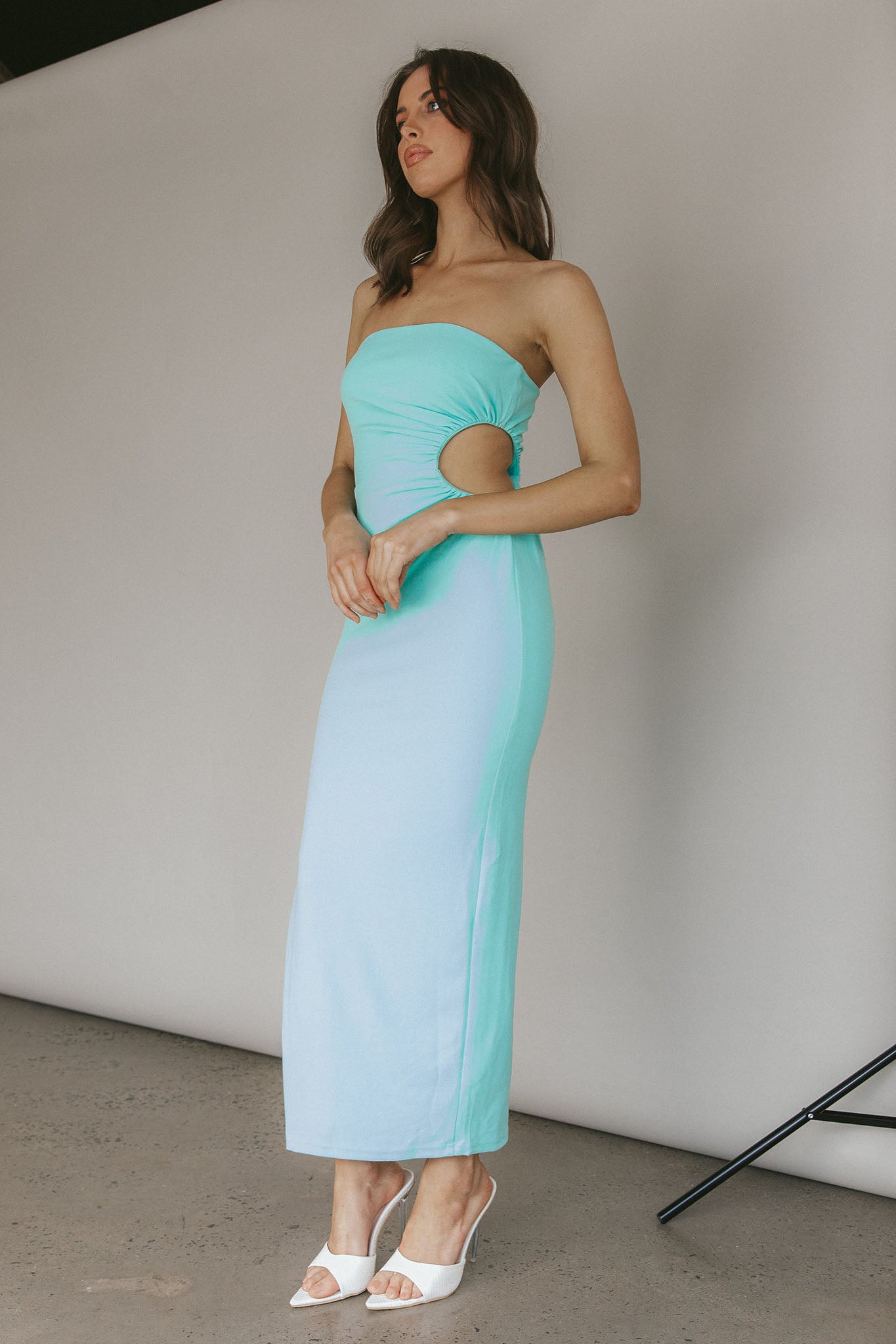 Taking Bets Strapless Cut-Out Midi Dress Mint-Maymioy