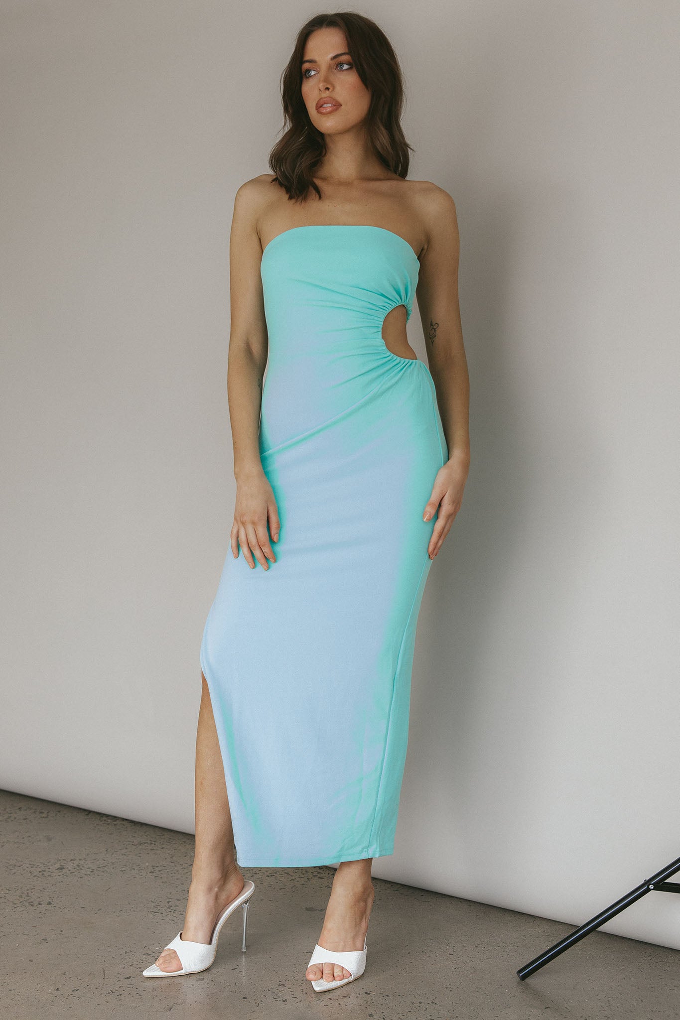 Taking Bets Strapless Cut-Out Midi Dress Mint-Maymioy