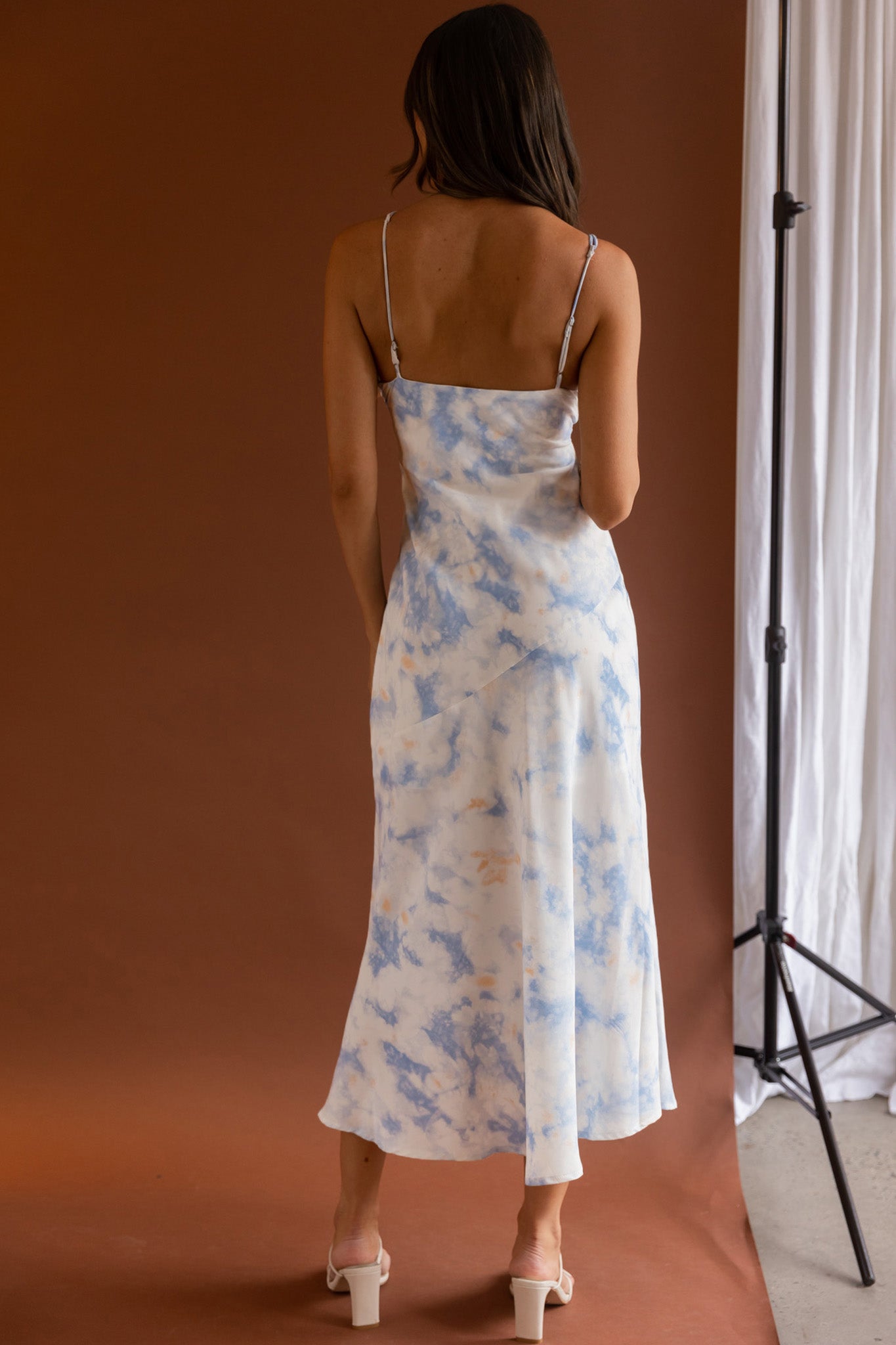 She Reigns Twist Bust Split Midi Dress Tie Dye Blue-Maymioy