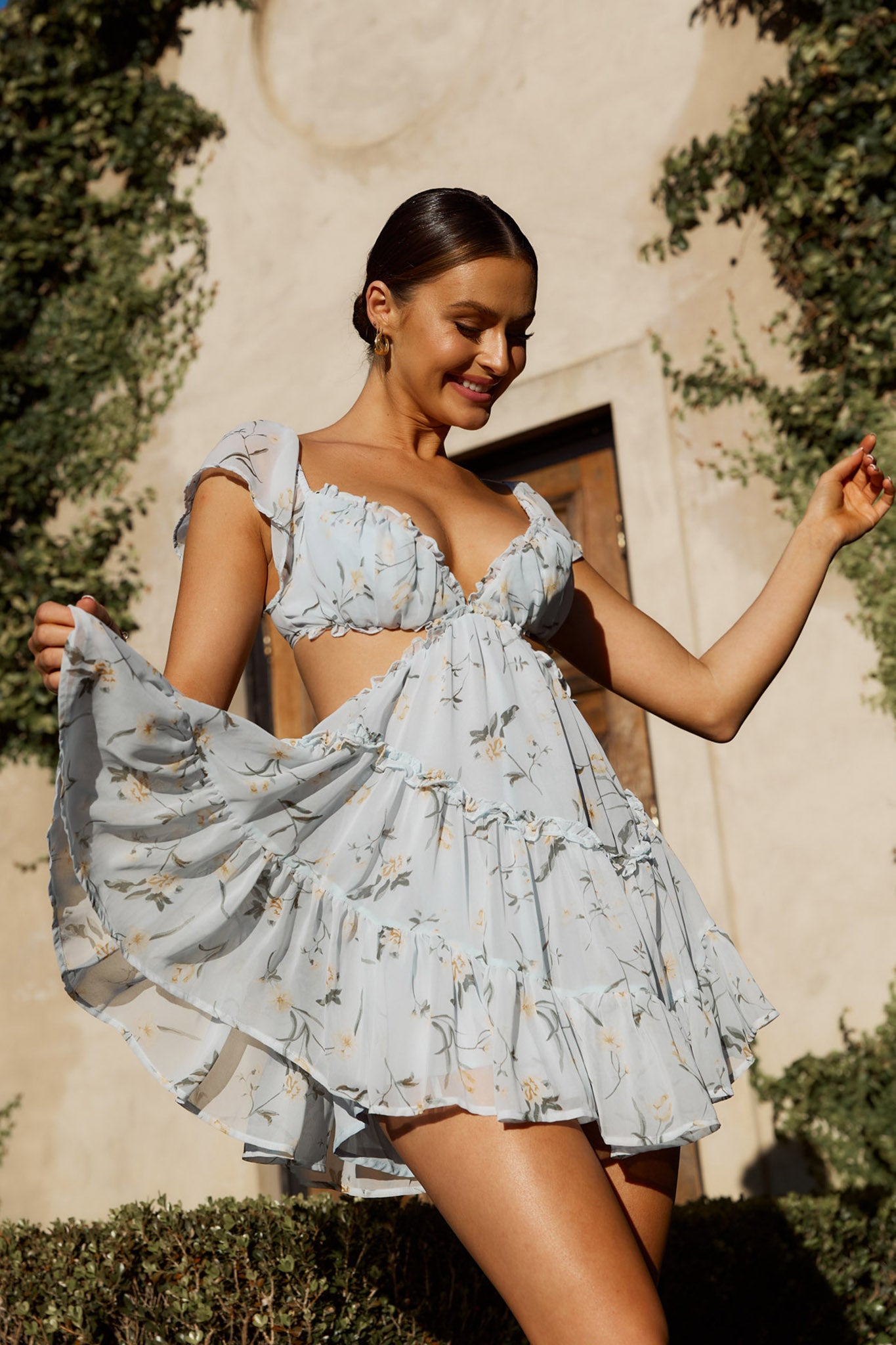 Shiara Cut-Out Waist Mini Dress Floral Blue/Yellow-Maymioy