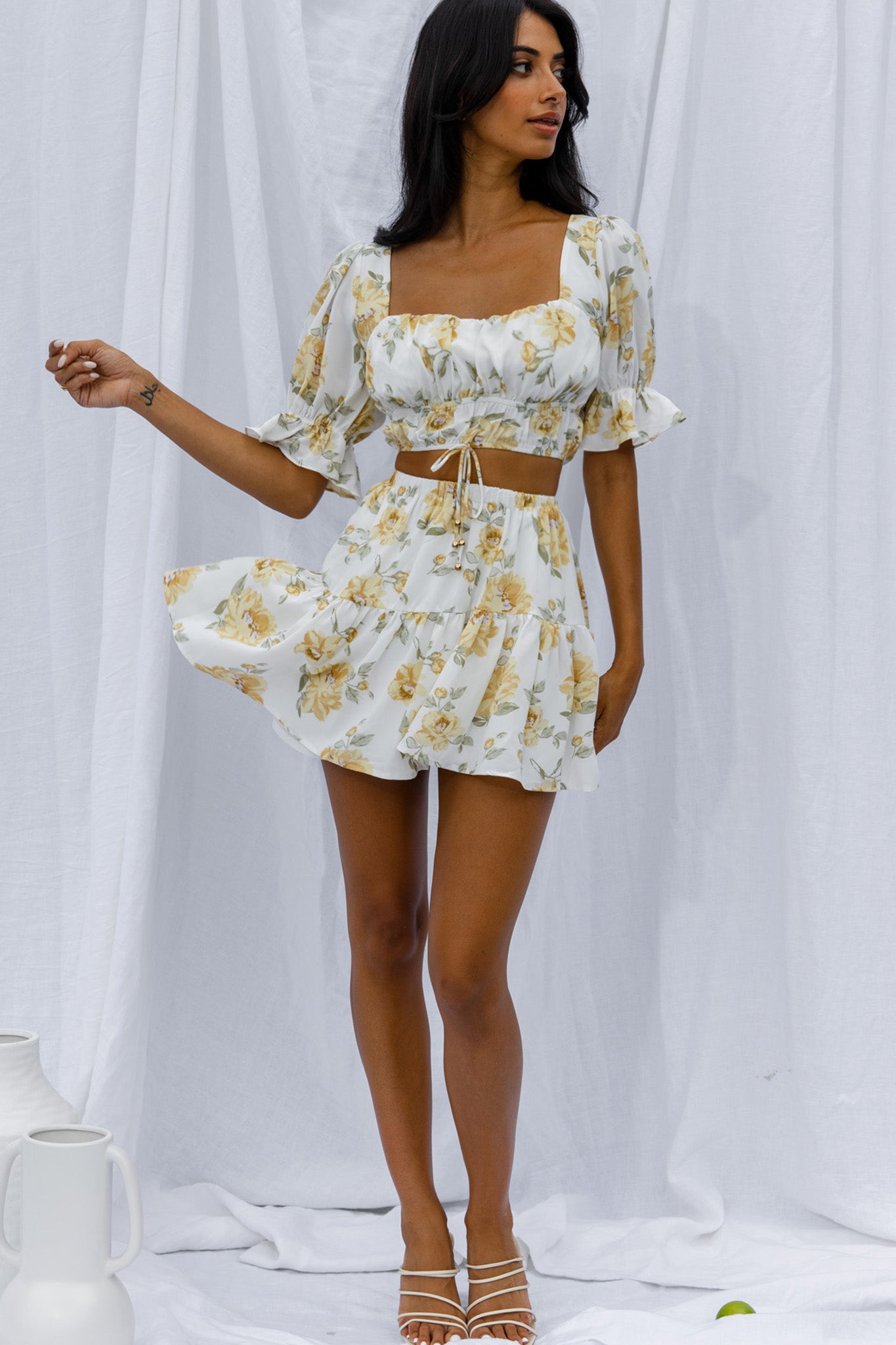 Lilibet Flounce Mini Skirt Floral White-Maymioy