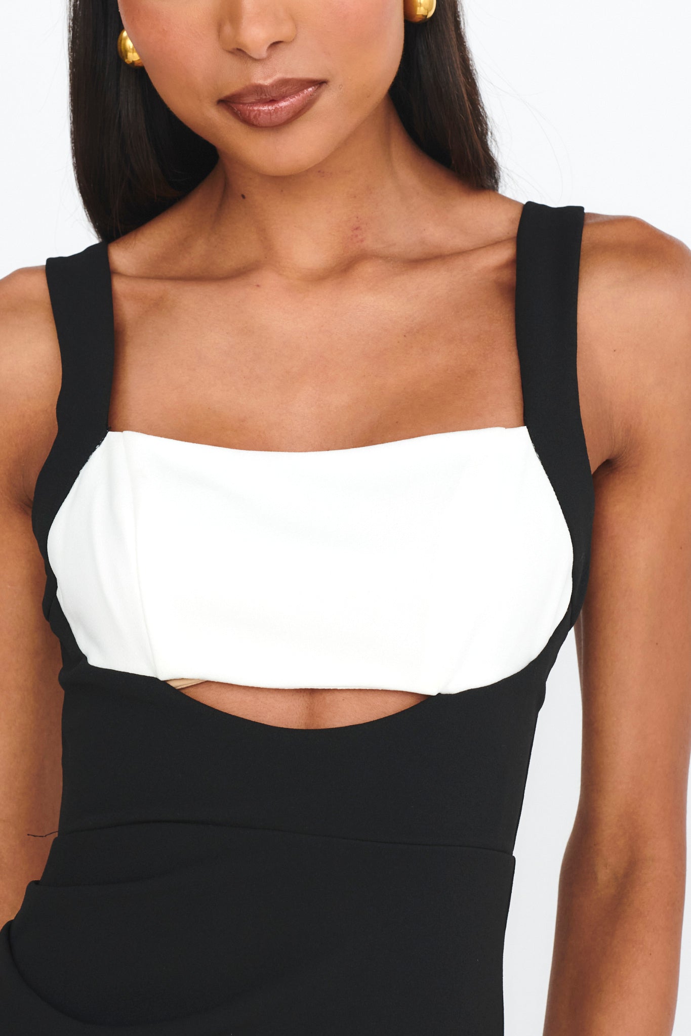 Move Maker Cut-Out Midi Dress Black-Maymioy