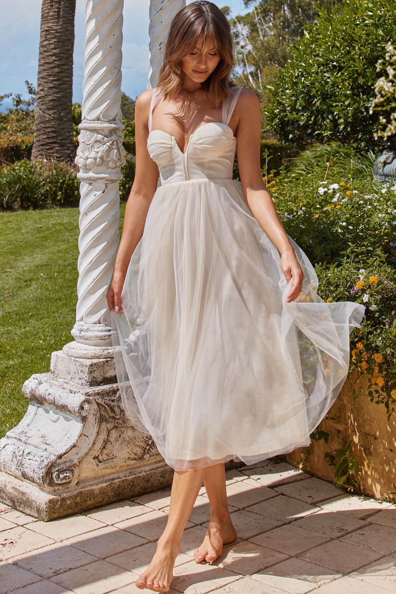 Surreal Lace-Up Back Tulle Midi Dress Butter-Maymioy
