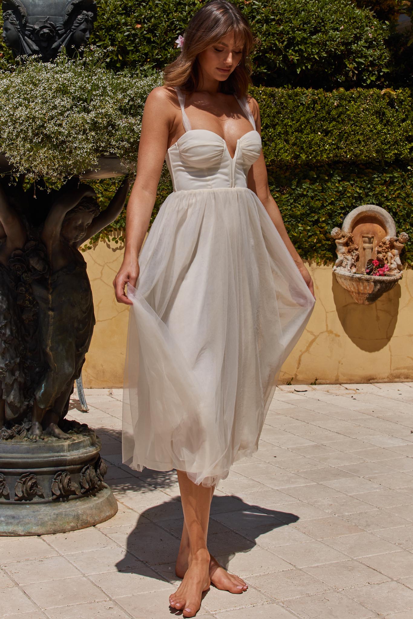 Surreal Lace-Up Back Tulle Midi Dress Butter-Maymioy