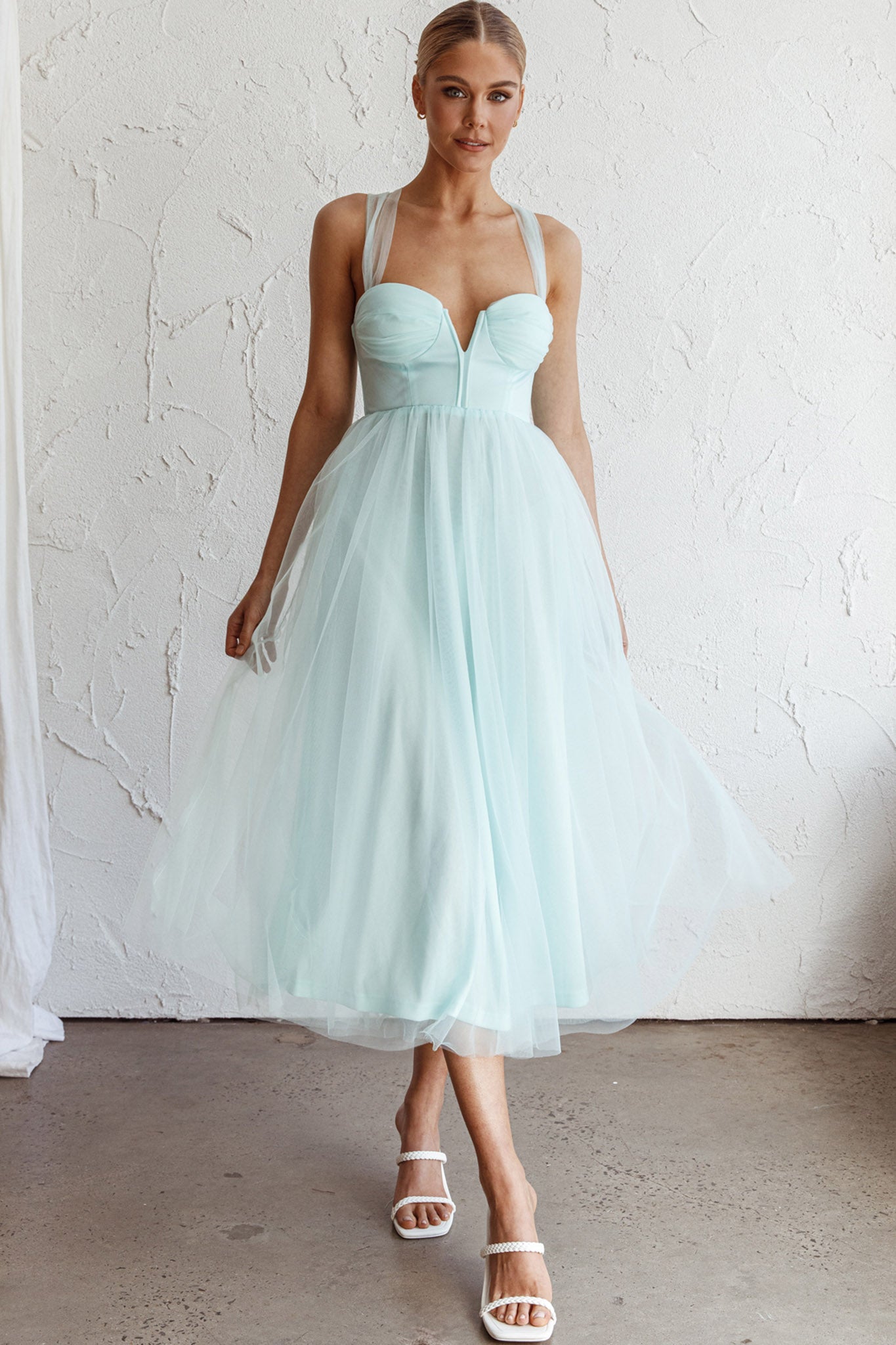 Surreal Lace-Up Back Tulle Midi Dress Mint-Maymioy
