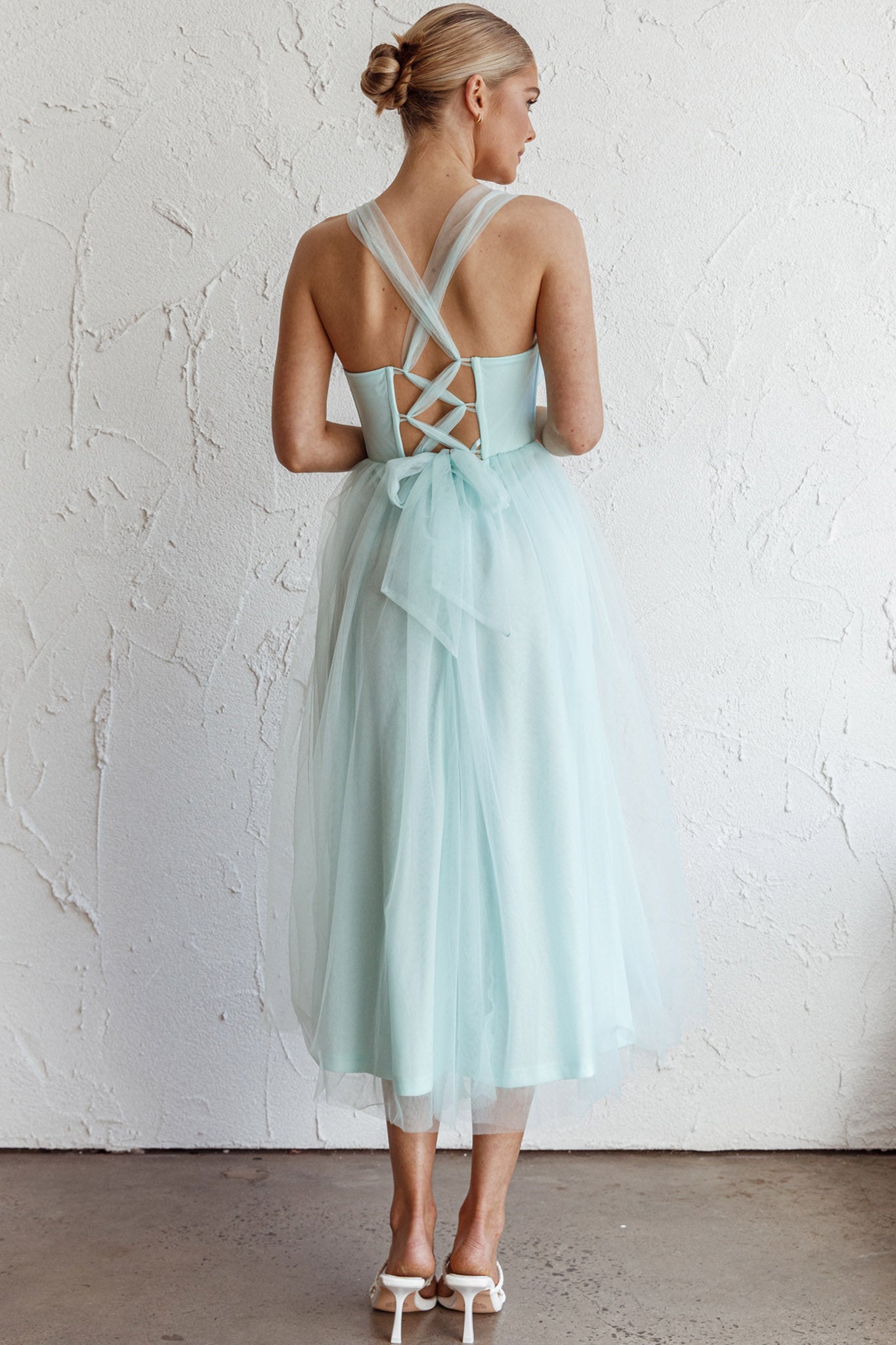 Surreal Lace-Up Back Tulle Midi Dress Mint-Maymioy