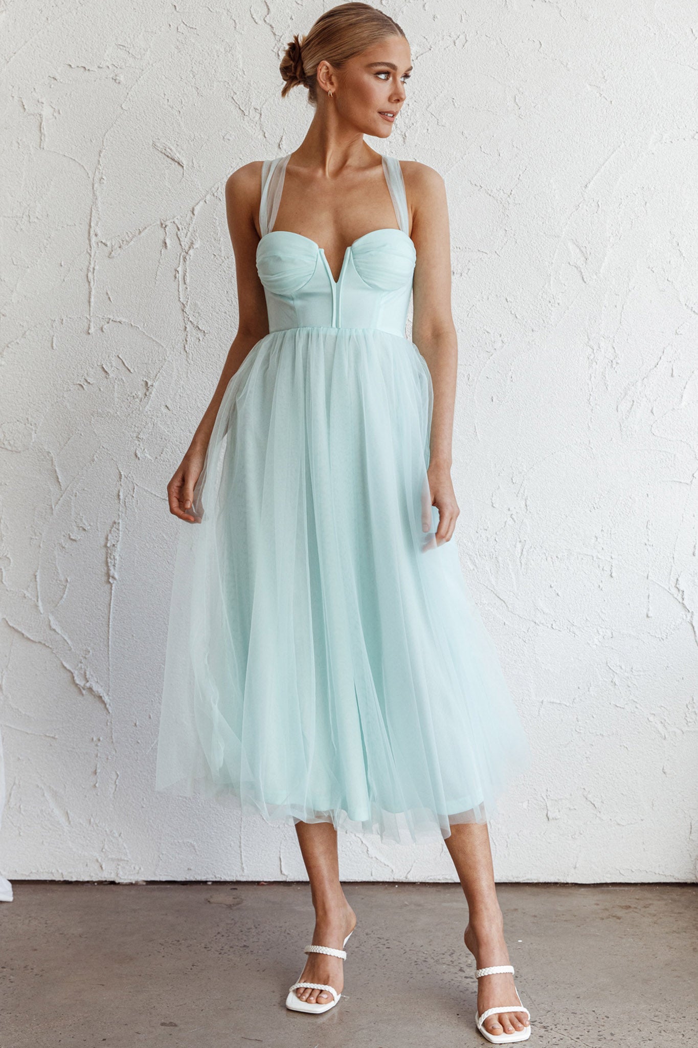 Surreal Lace-Up Back Tulle Midi Dress Mint-Maymioy