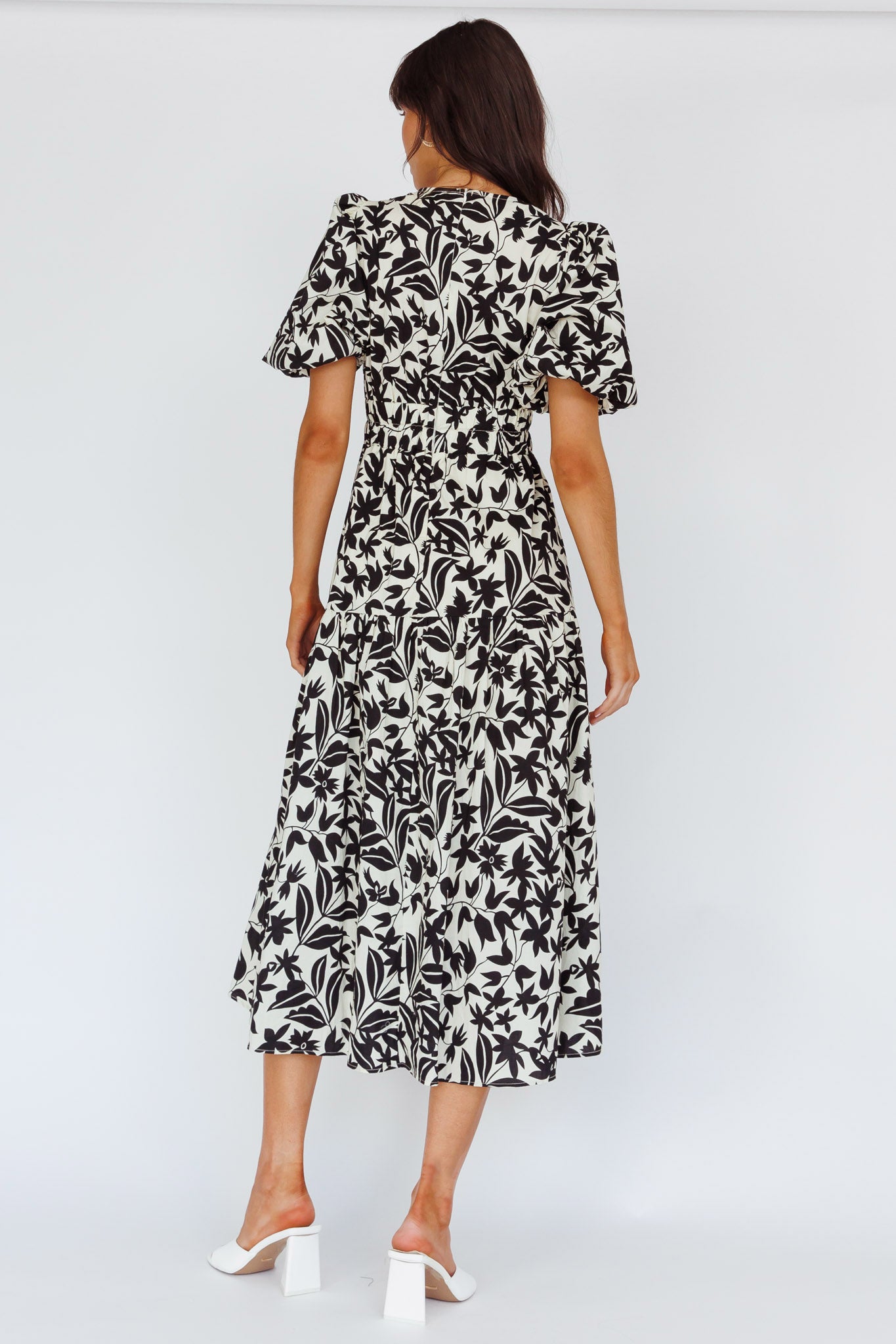 Summer Land V-Neckline Midi Dress Floral Beige-Maymioy