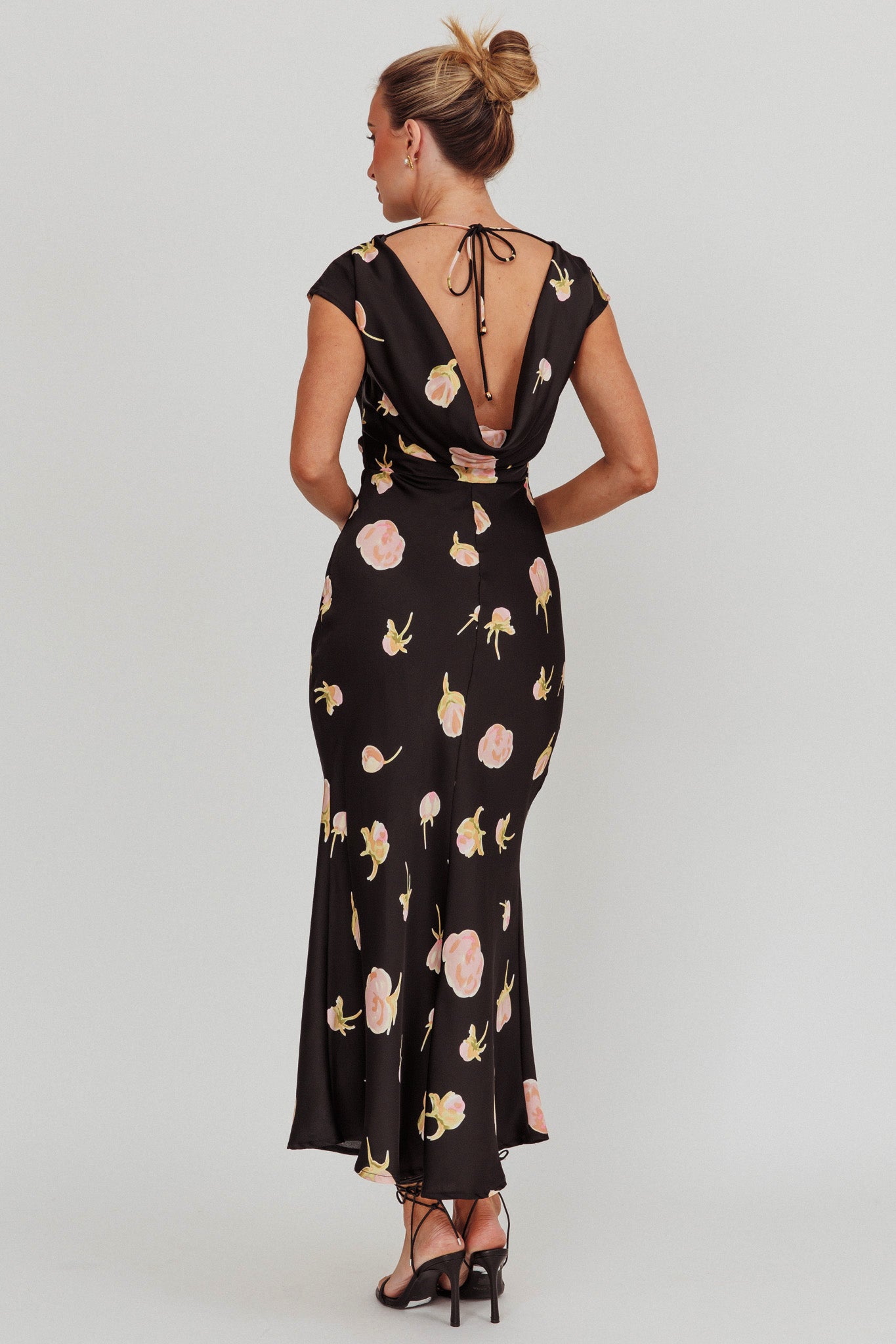 Loveland Floral Print Cowl Back Maxi Dress Oyster-Maymioy