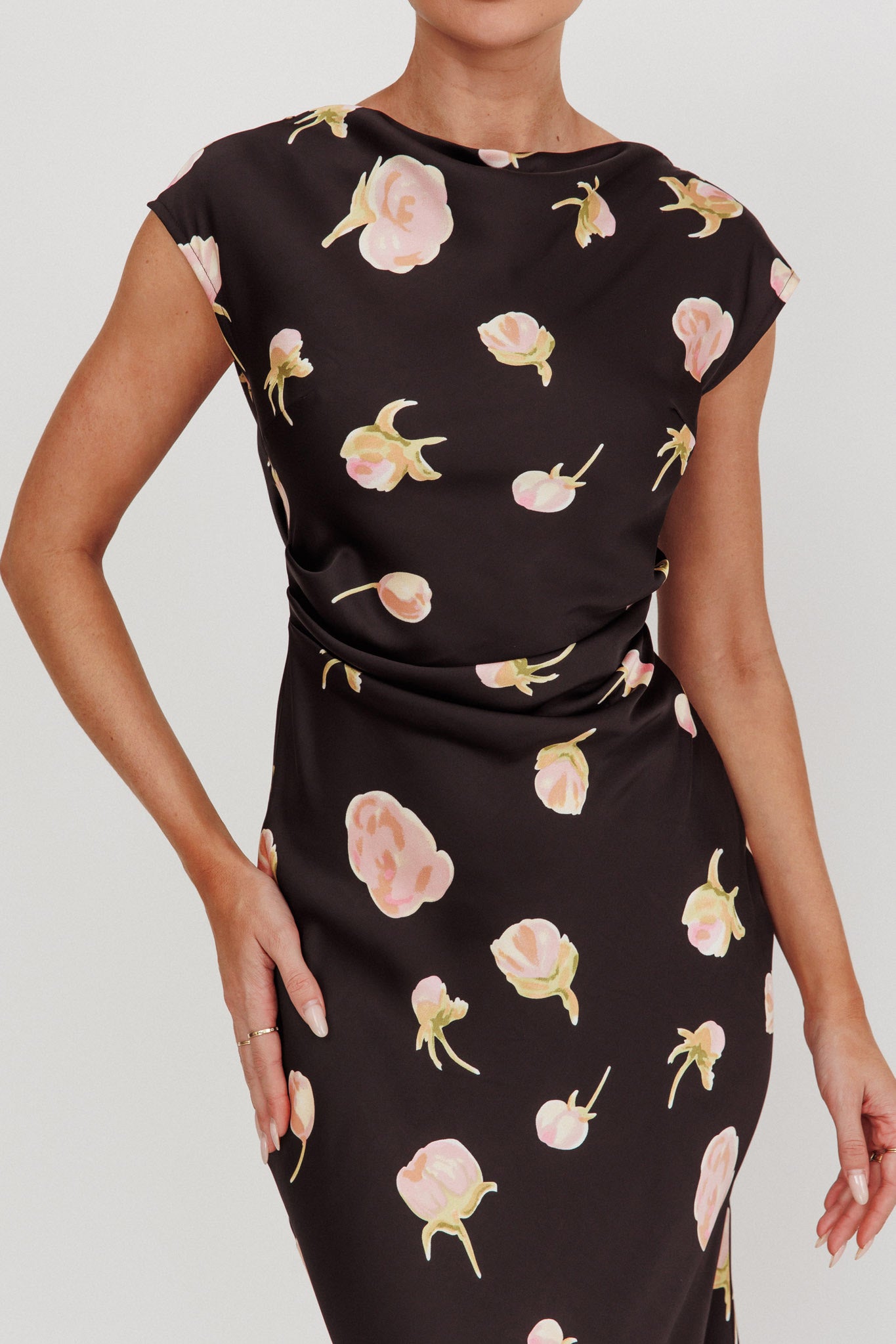 Loveland Floral Print Cowl Back Maxi Dress Oyster-Maymioy