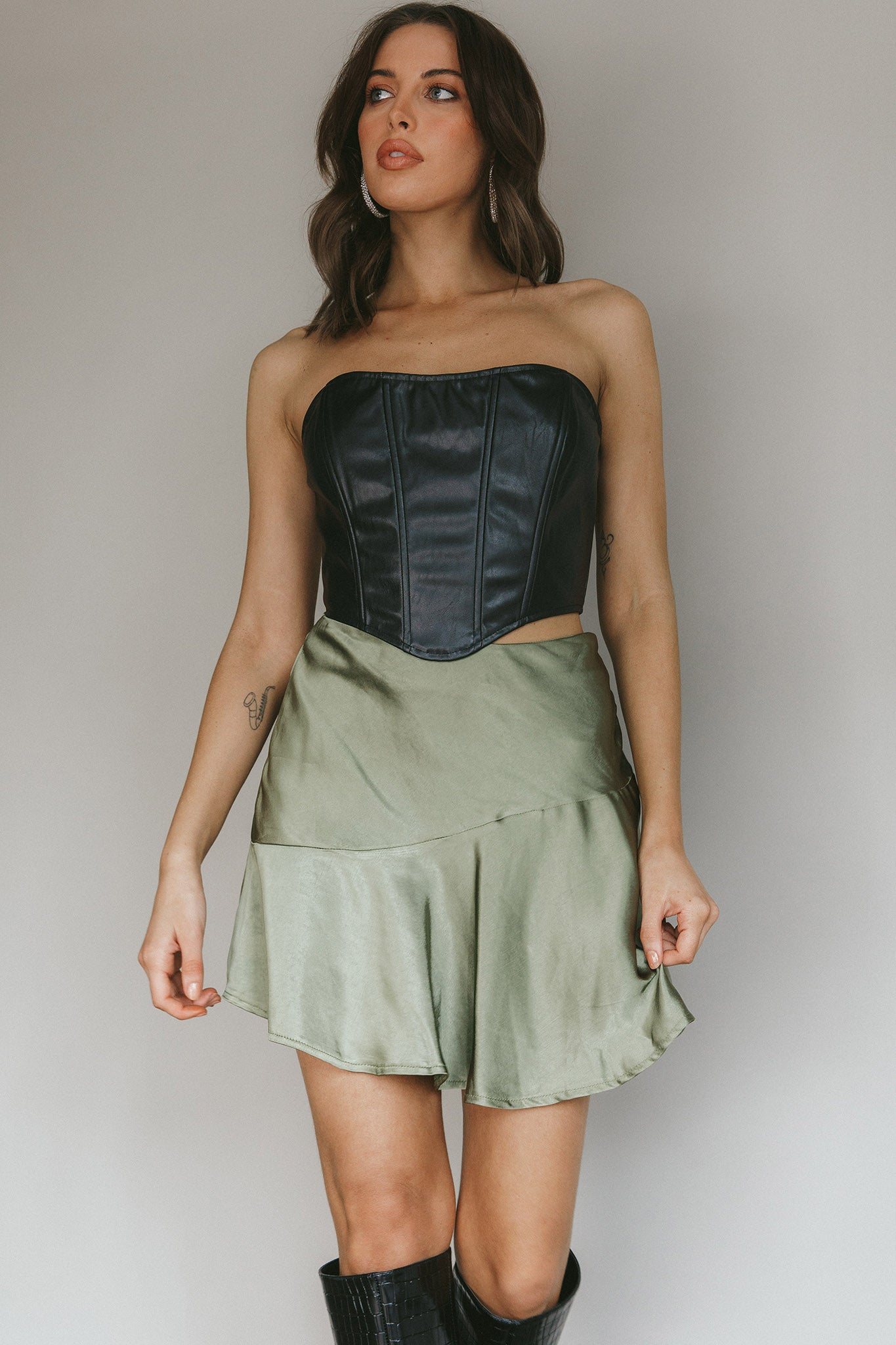 Gwyneth Flounce Mini Skirt Khaki-Maymioy