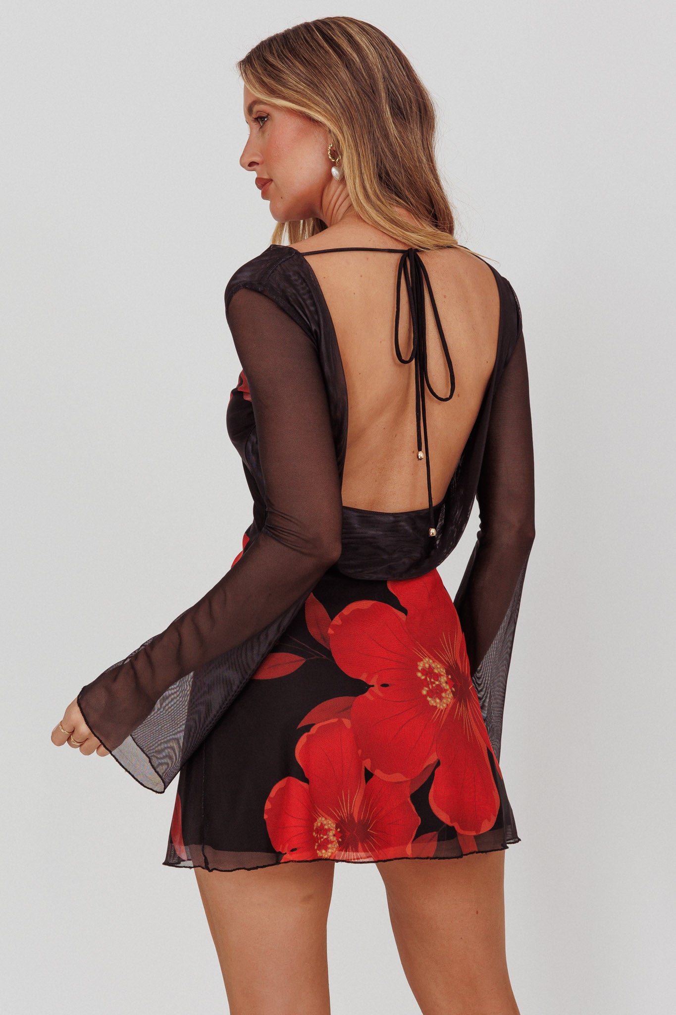 Isabella Long Sleeve Backless Mini Dress Hibiscus Black-Maymioy
