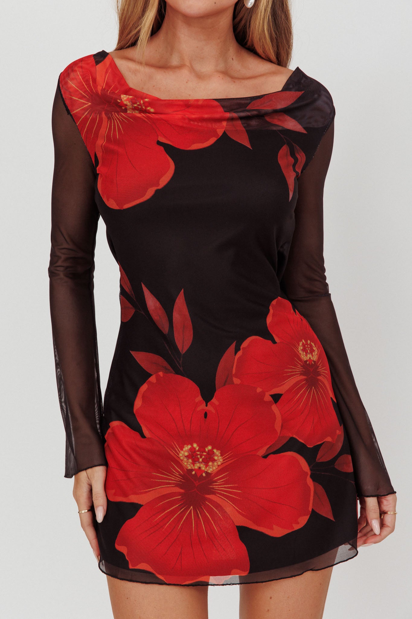 Isabella Long Sleeve Backless Mini Dress Hibiscus Black-Maymioy